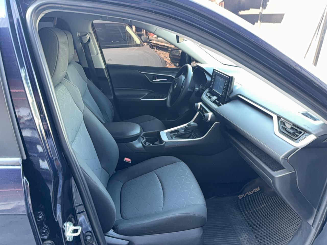 2020 Toyota RAV4, Xle