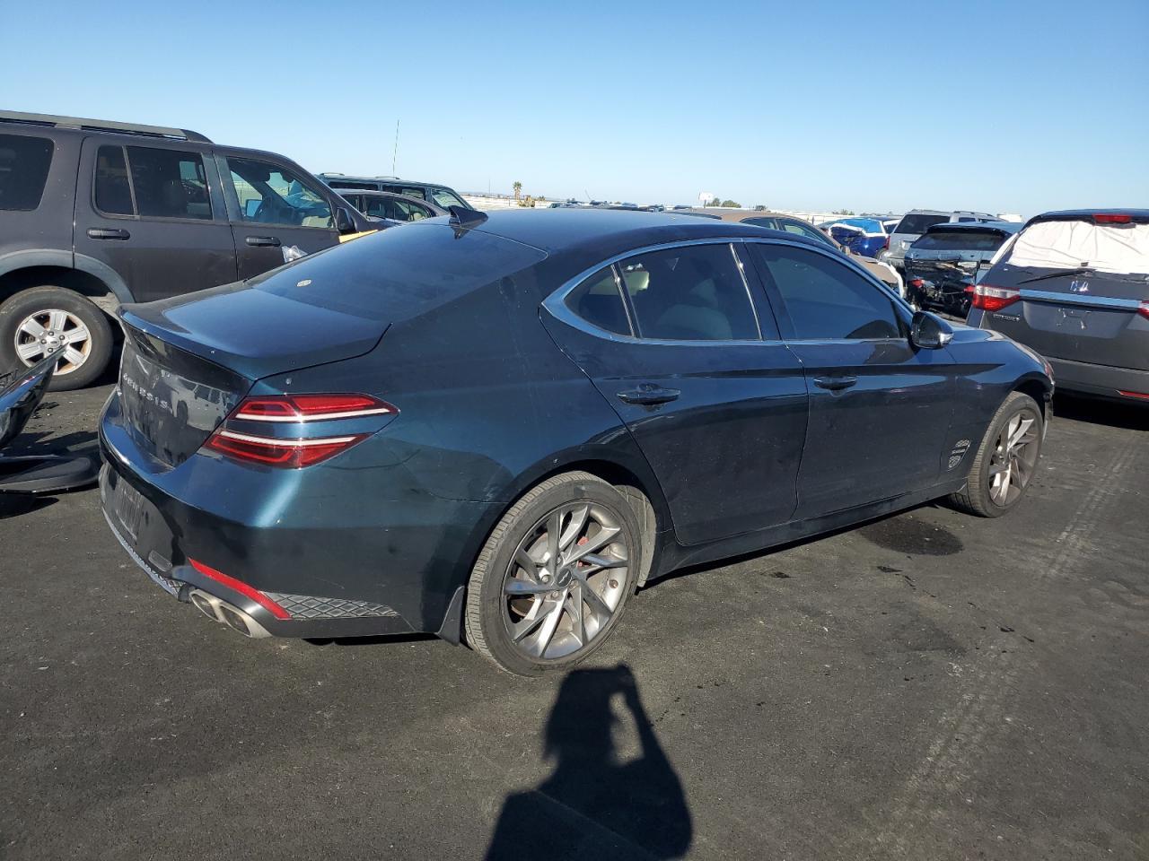 2022 Genesis G70, Base