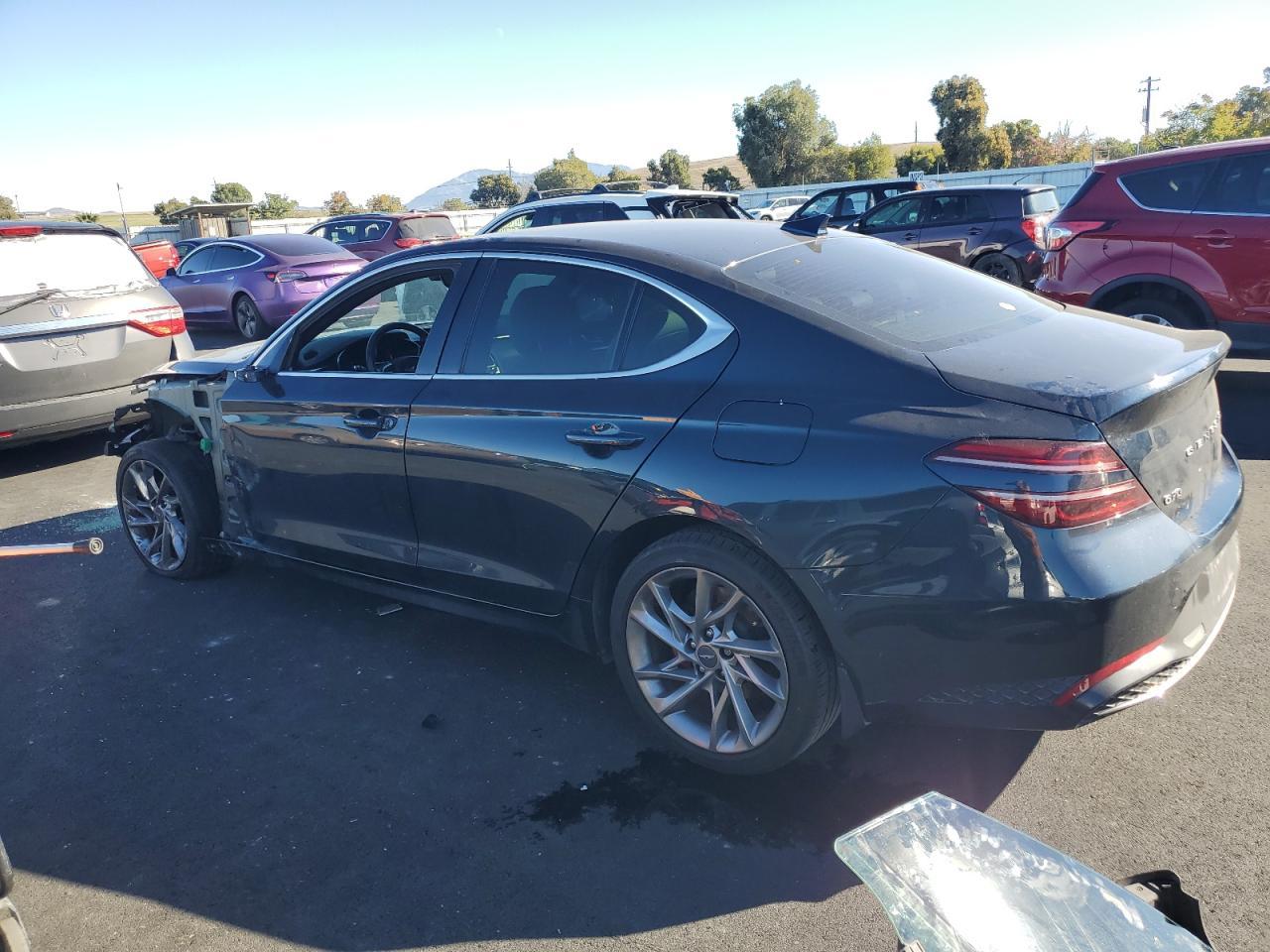 2022 Genesis G70, Base
