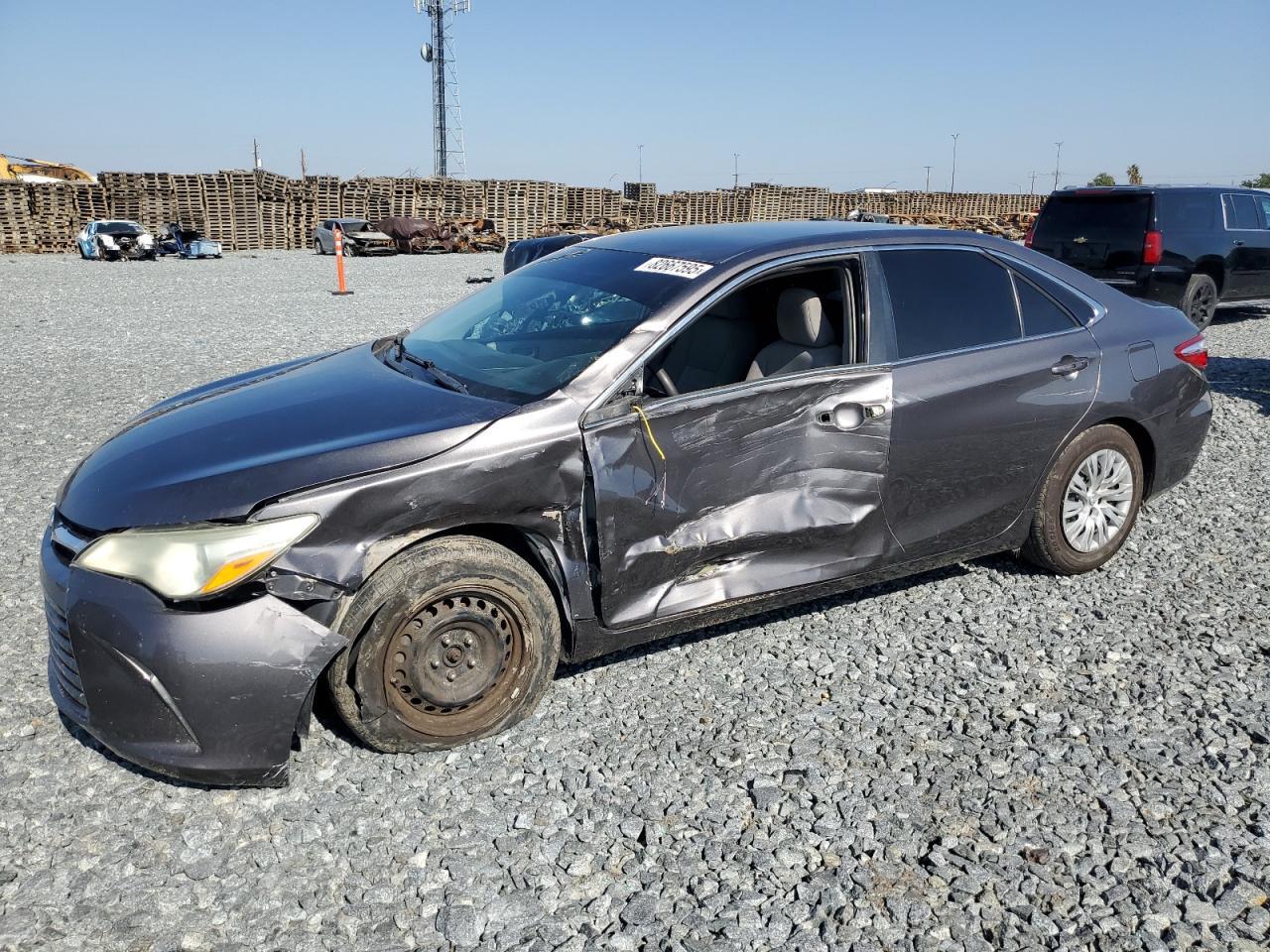 2016 Toyota Camry, LE