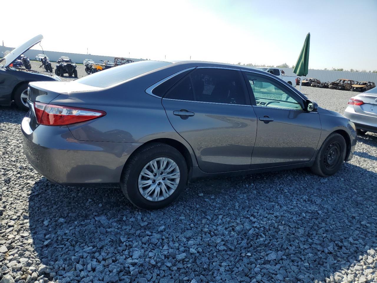 2016 Toyota Camry, LE