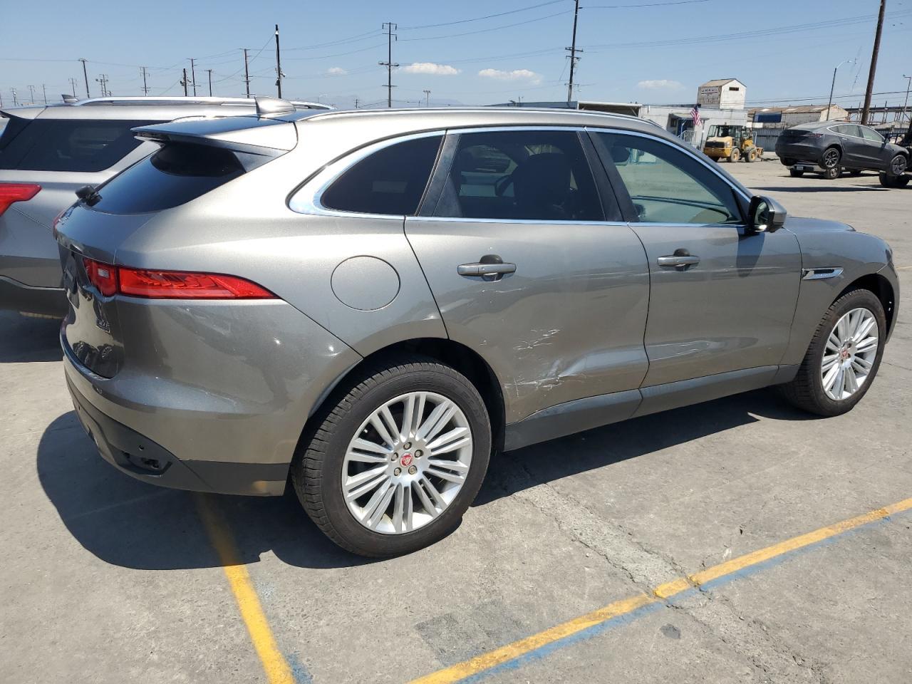 2019 Jaguar F-Pace, Portfolio