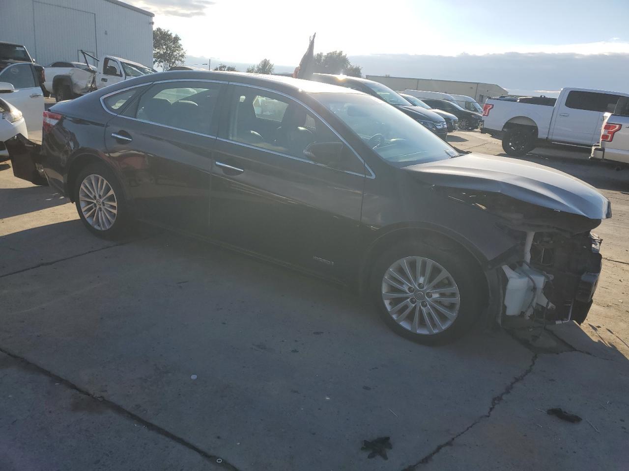 2015 Toyota Avalon, Hybrid