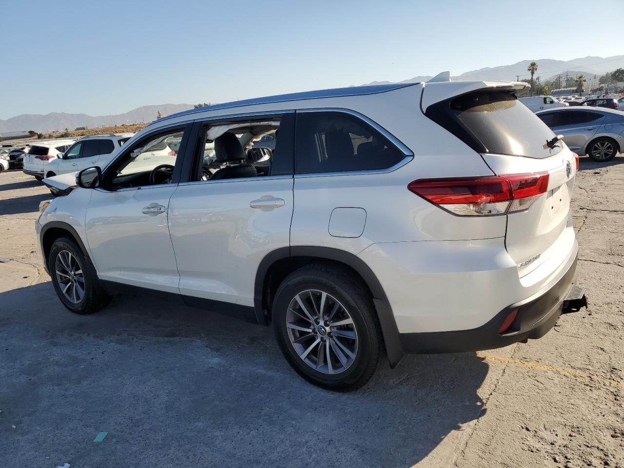 2019 Toyota Highlander, SE