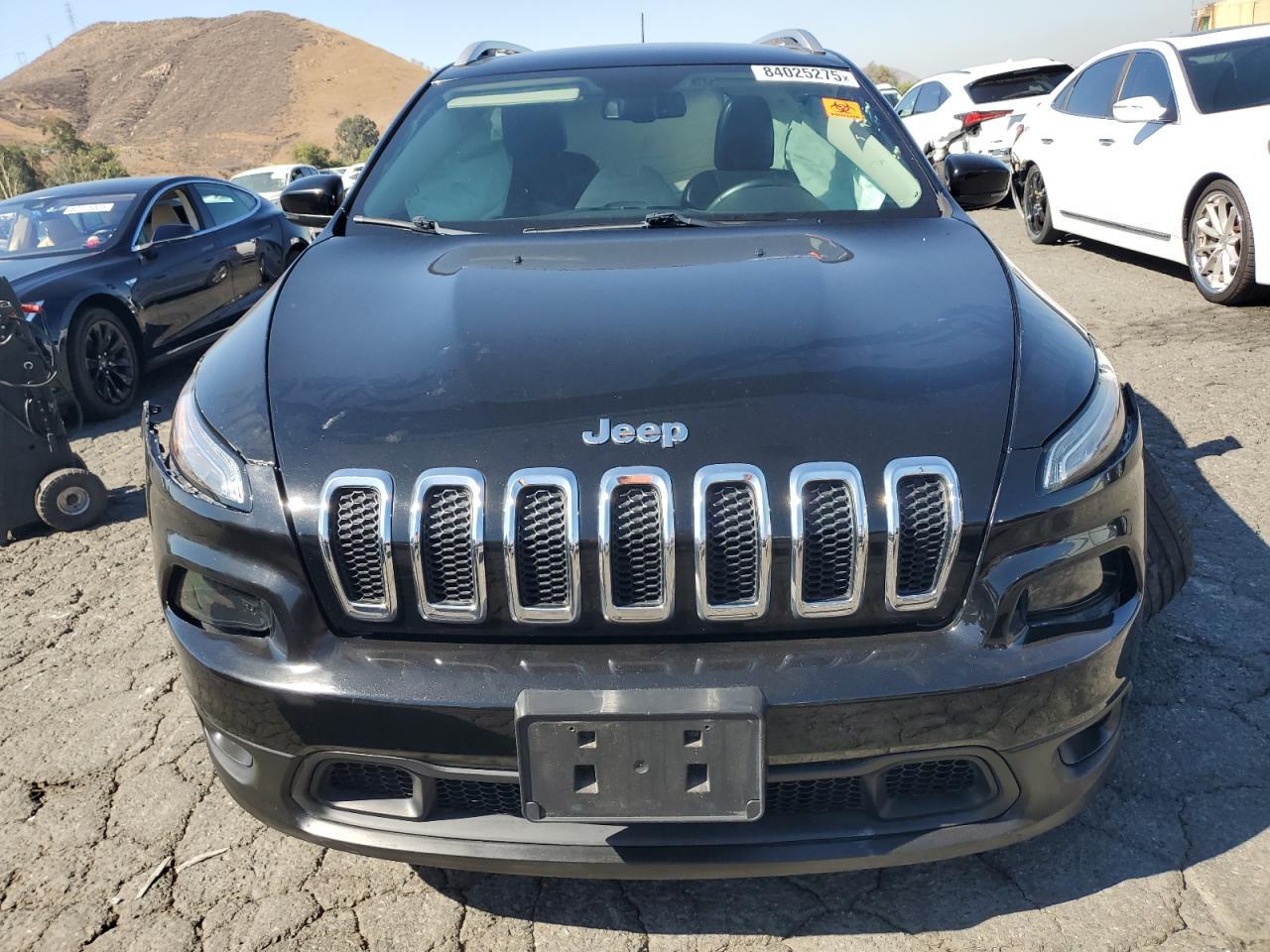 2018 Jeep Cherokee, Latitude...