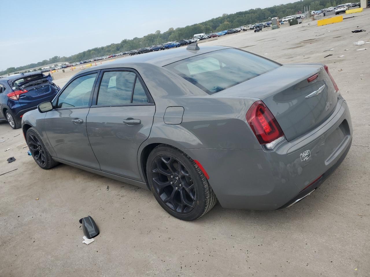2019 Chrysler 300, S