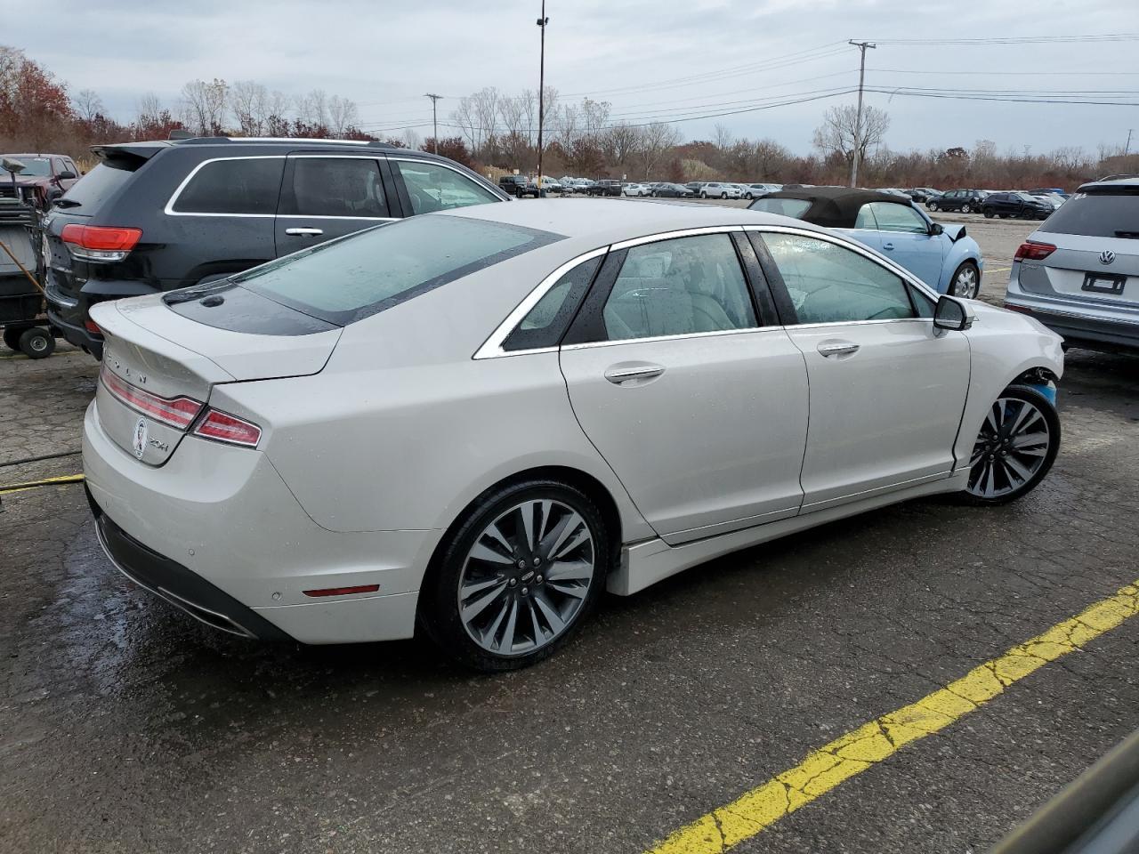2020 Lincoln MKZ, Reserve