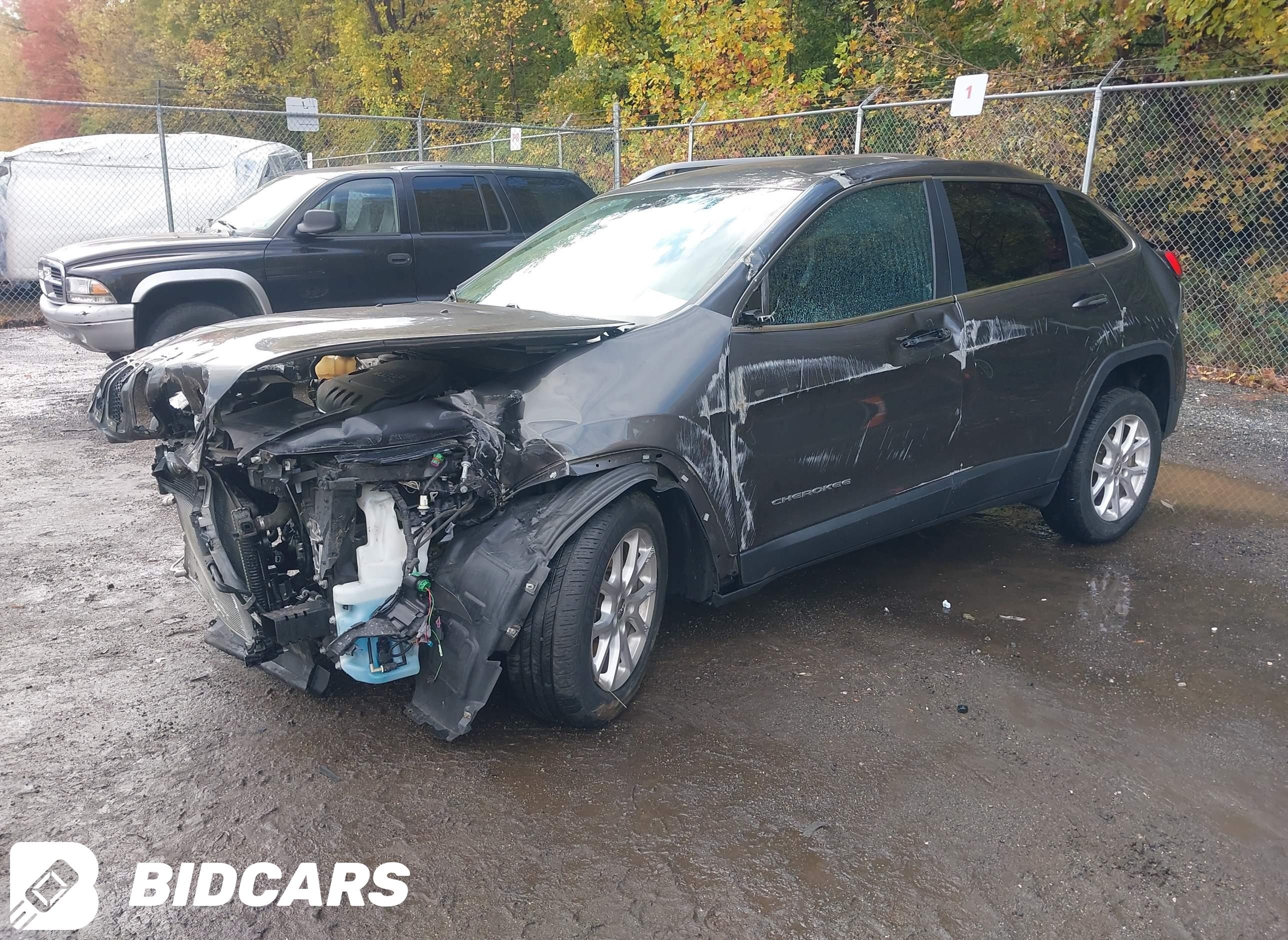 2016 Jeep Cherokee, Latitude