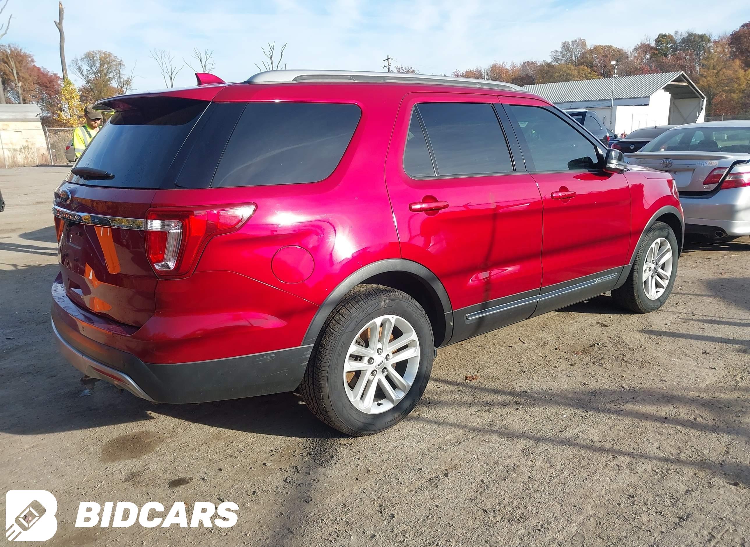 2017 Ford Explorer, Xlt