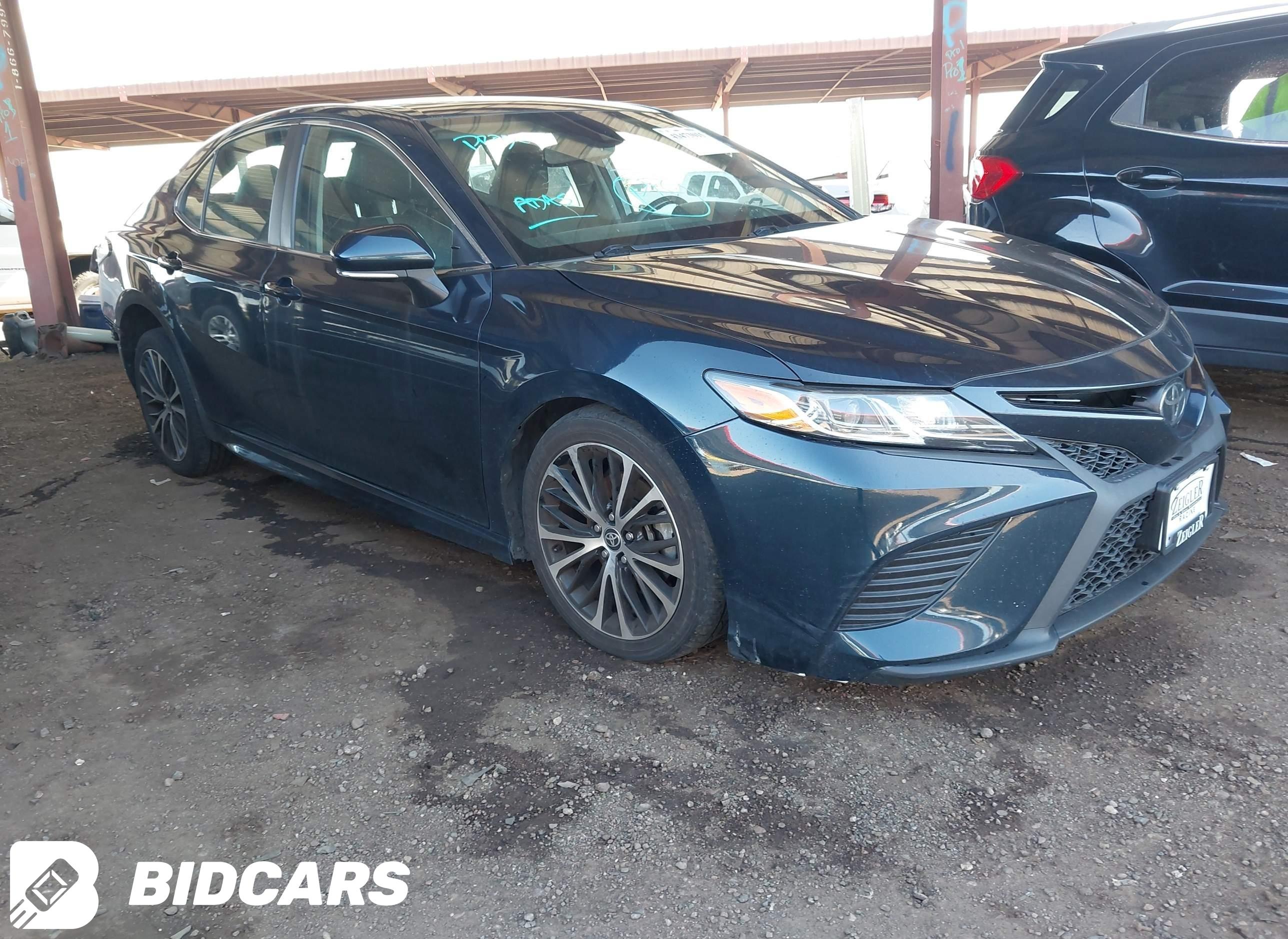 2020 Toyota Camry, Se Awd