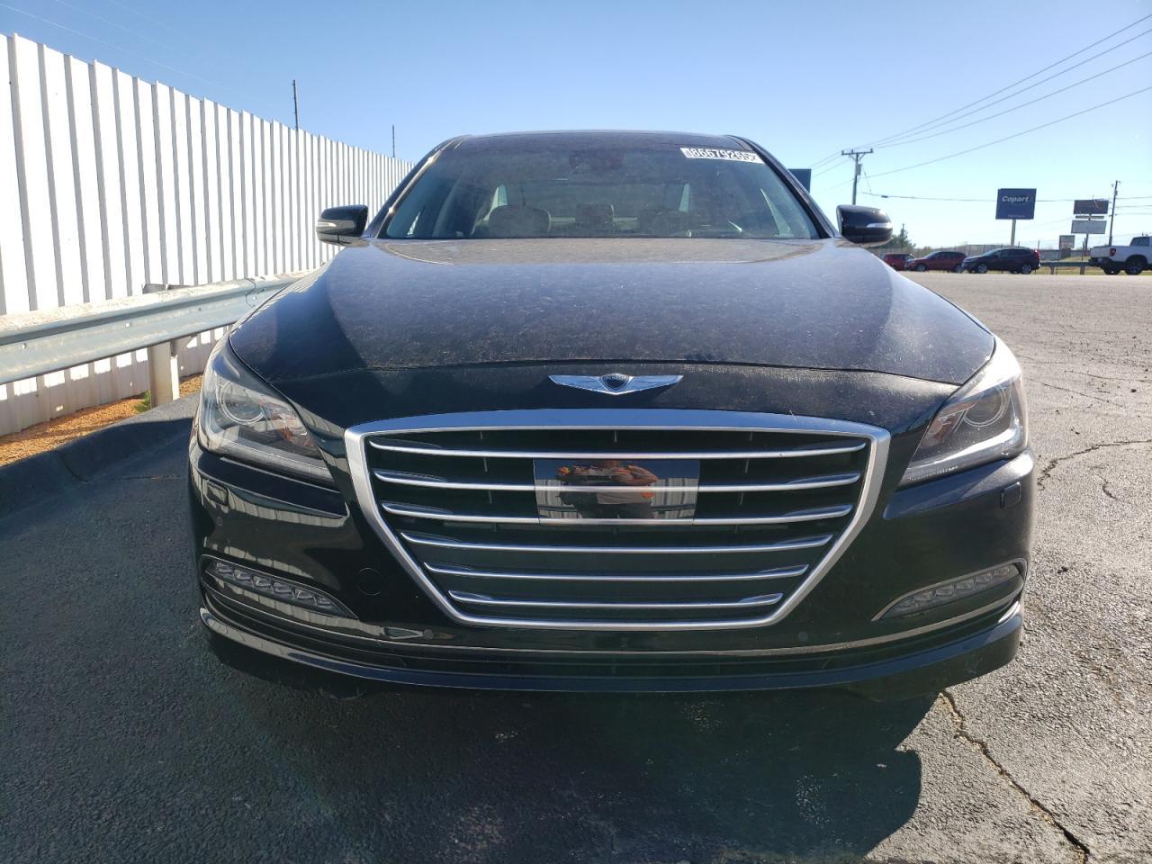 2017 Genesis G80, Base
