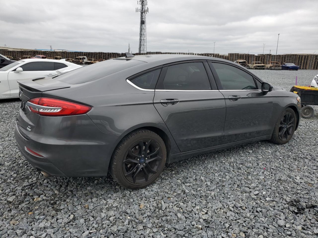2020 Ford Fusion, SE
