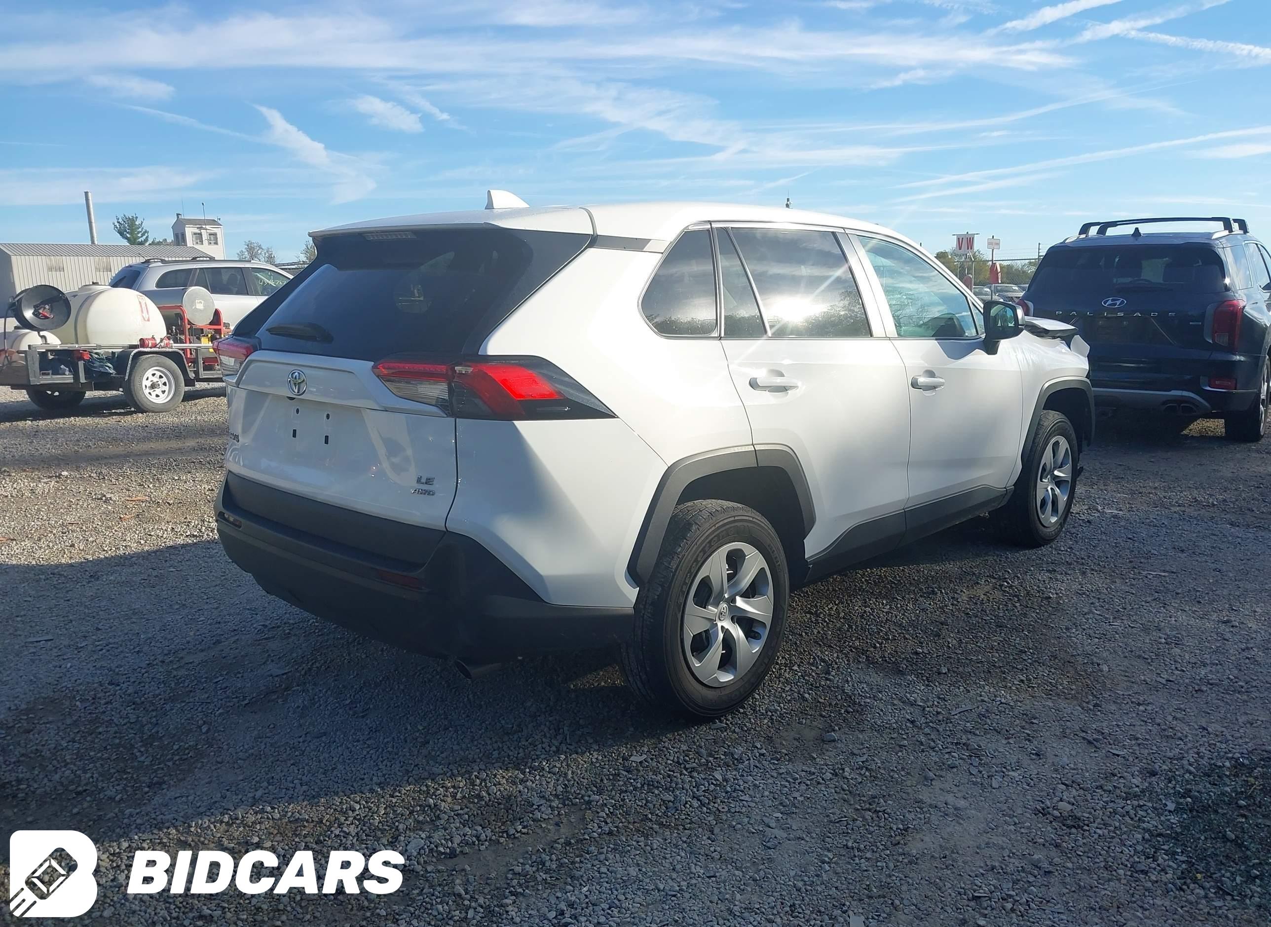 2023 Toyota RAV4, LE