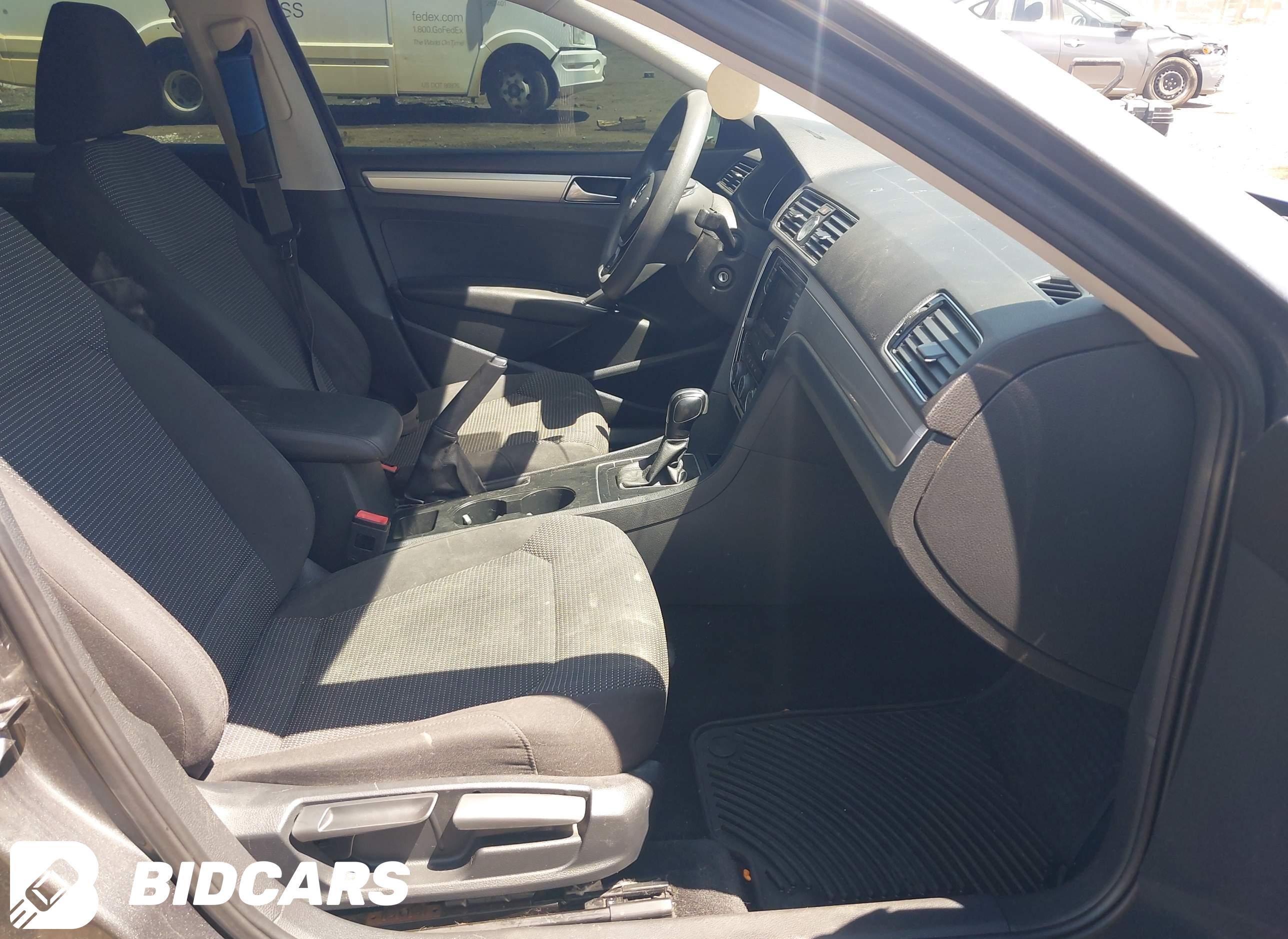 2016 Volkswagen Passat, 1.8T S