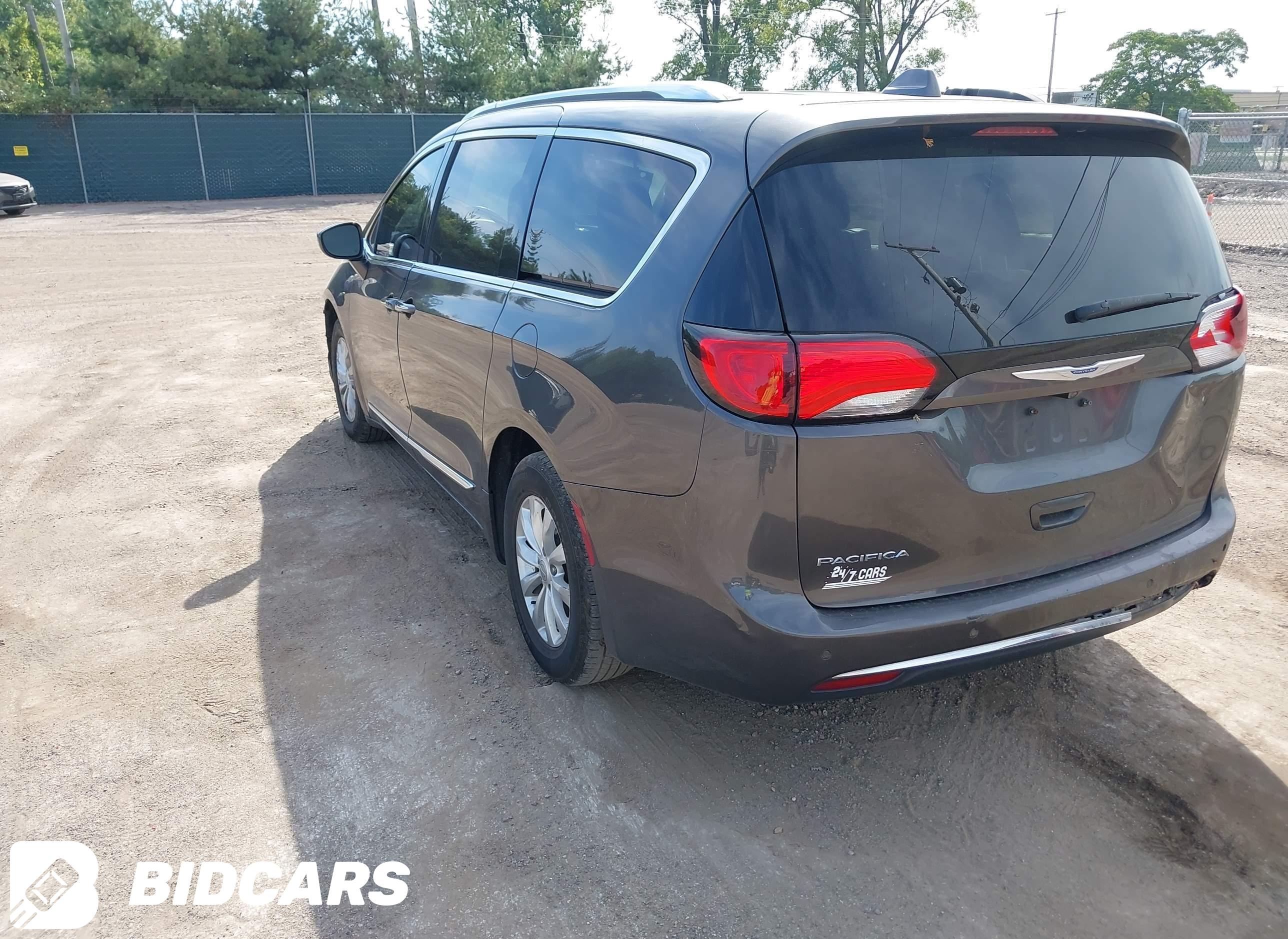 2018 Chrysler Pacifica, Touri...