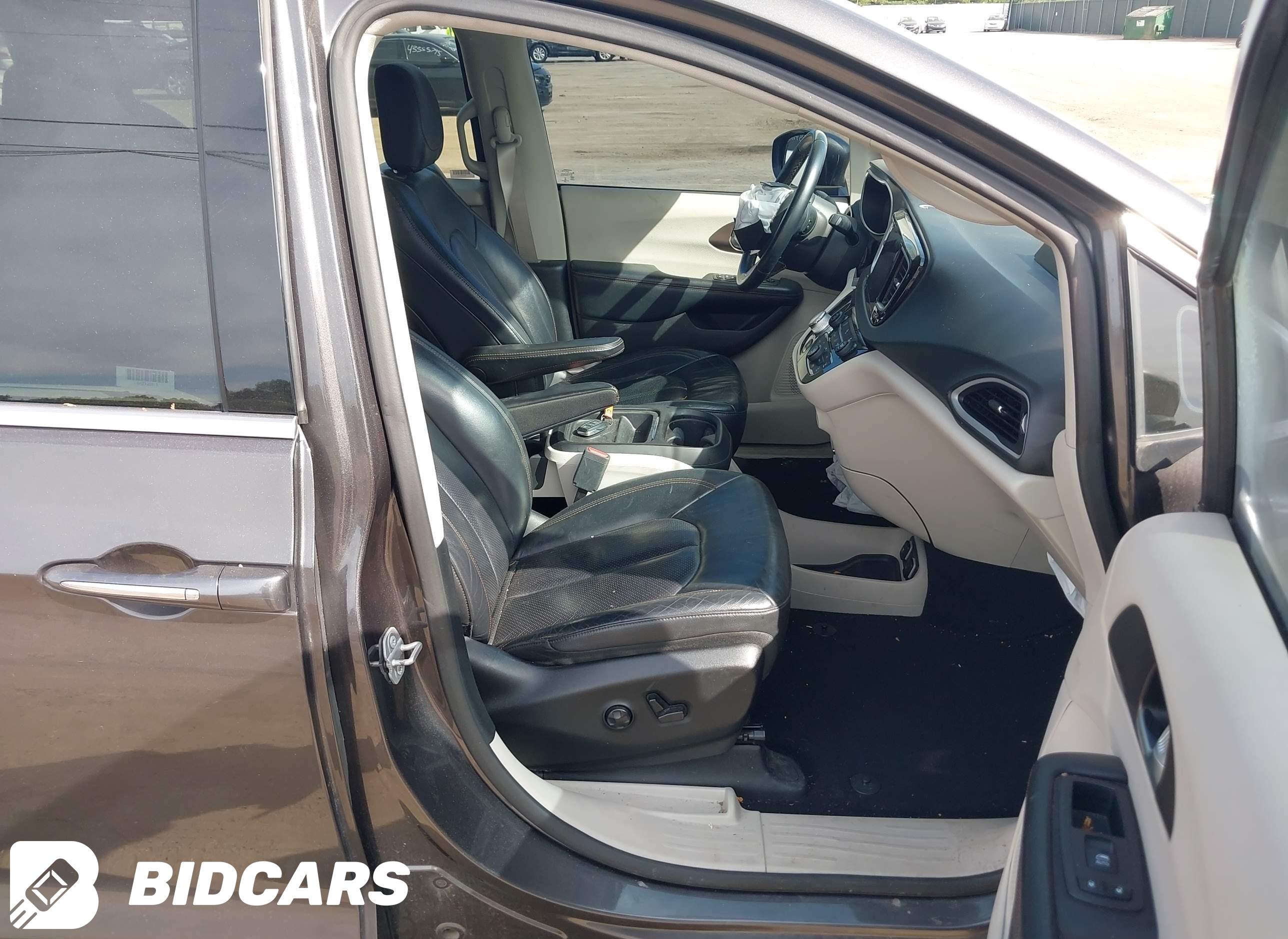 2018 Chrysler Pacifica, Touri...