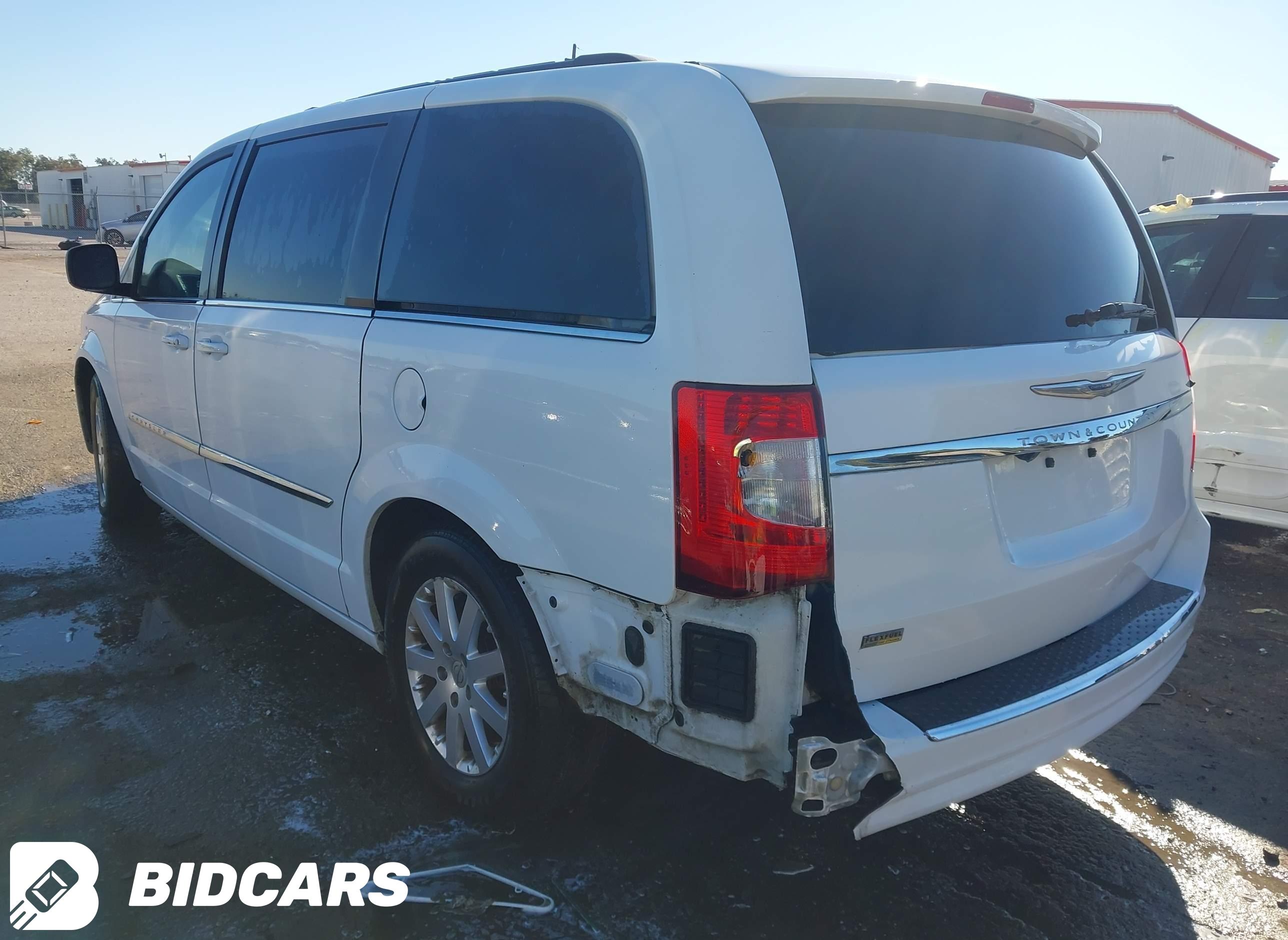 2016 Chrysler Town and Countr...