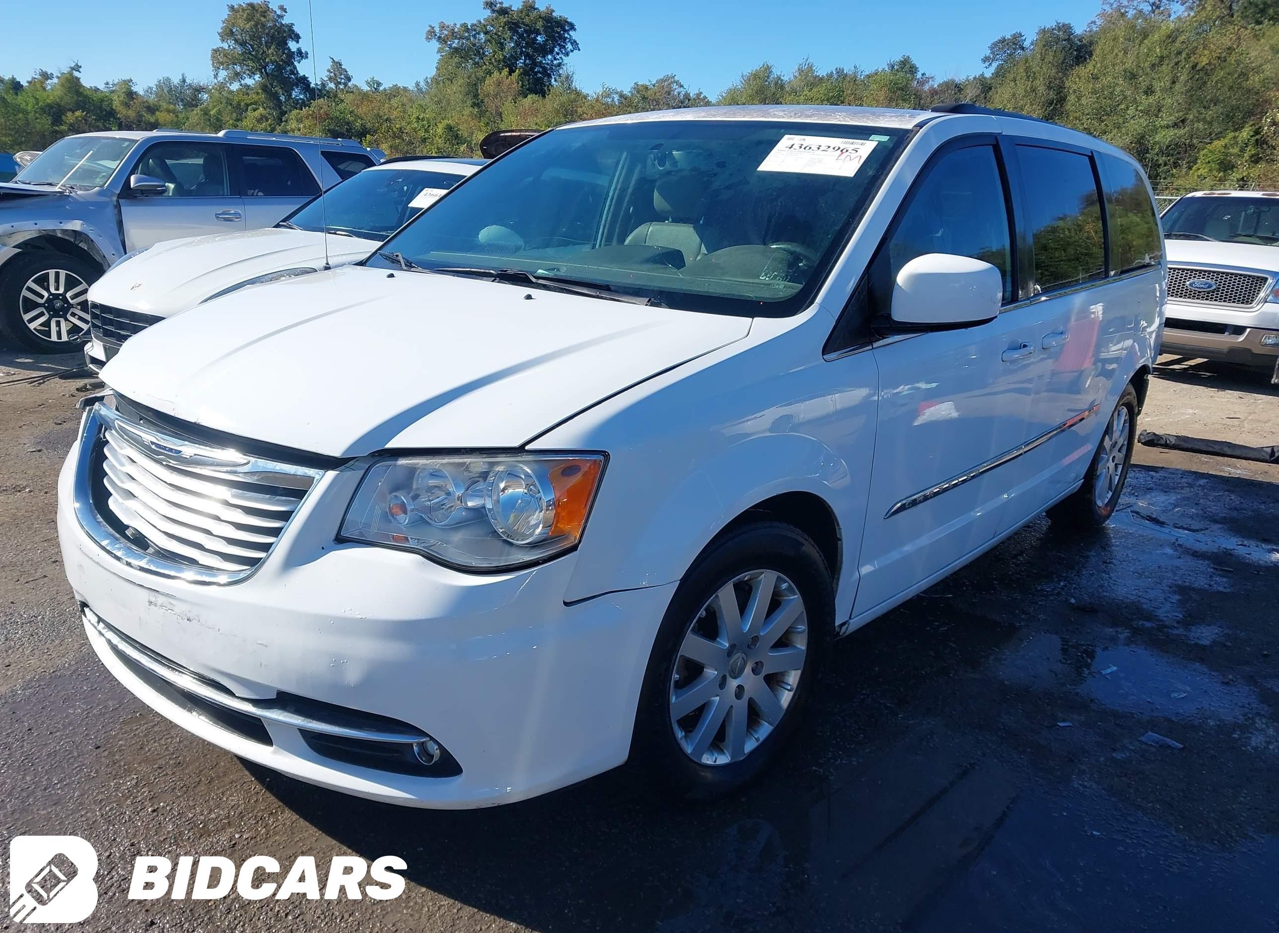 2016 Chrysler Town and Countr...