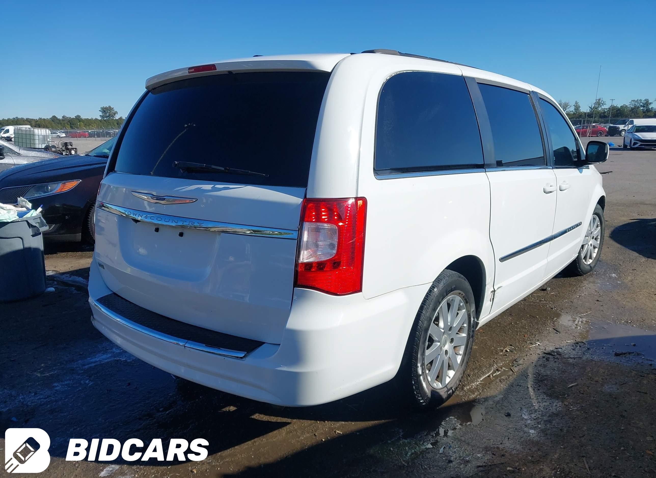 2016 Chrysler Town and Countr...