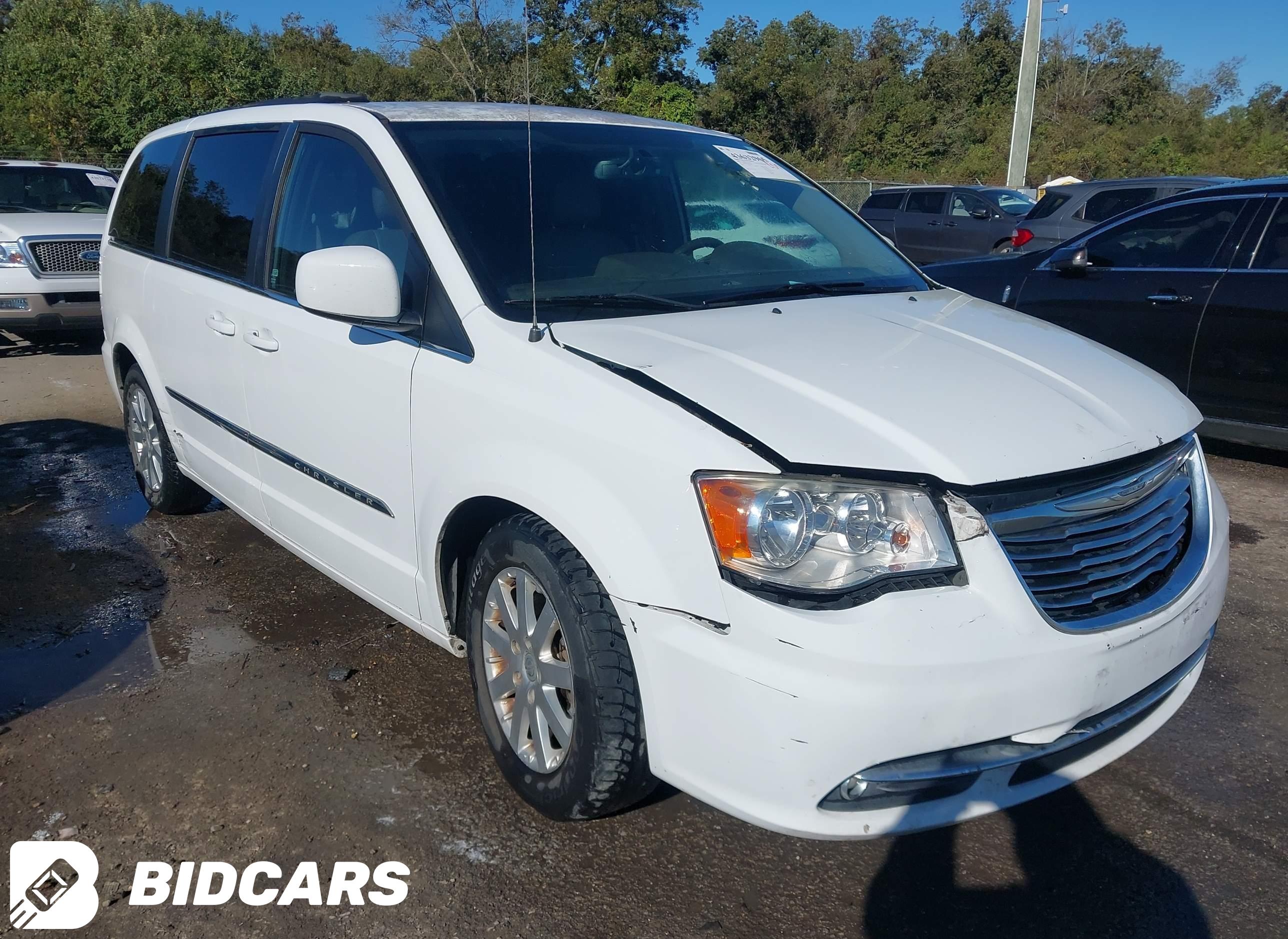 2016 Chrysler Town and Countr...