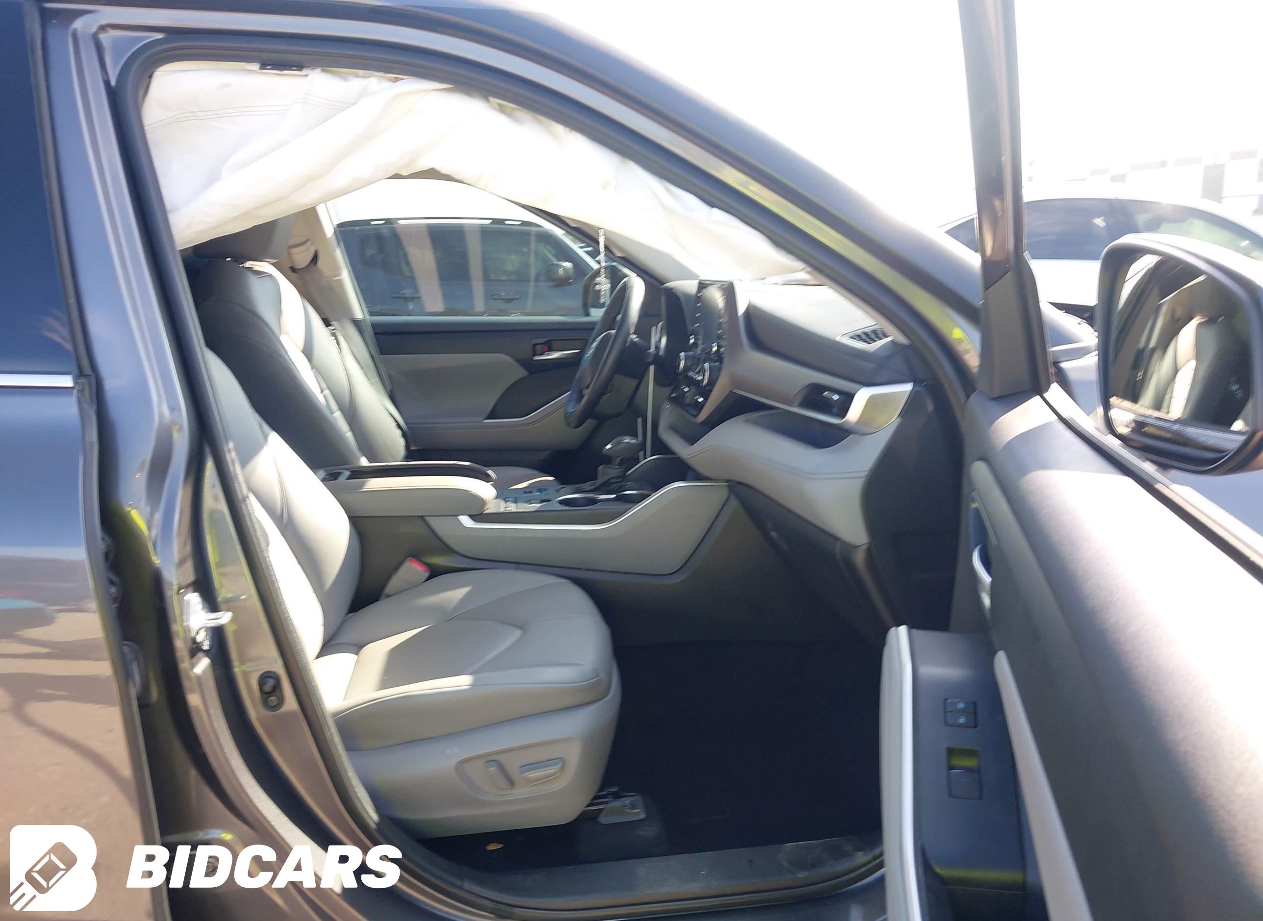 2022 Toyota Highlander, Xle