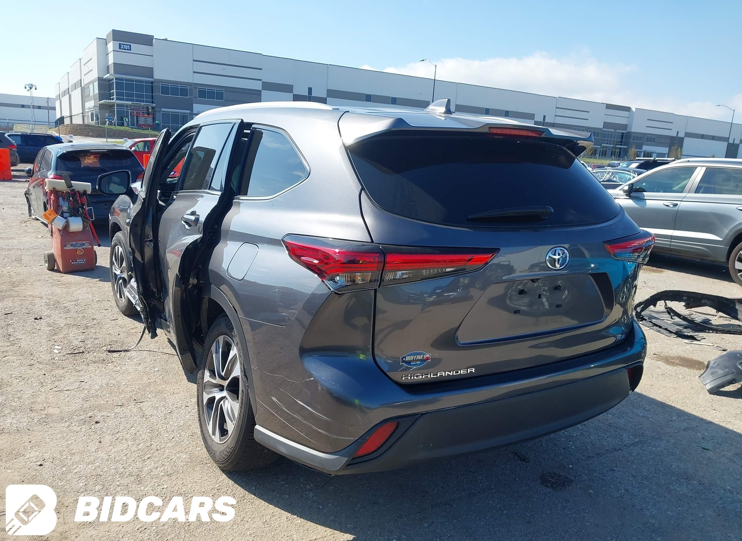 2022 Toyota Highlander, Xle