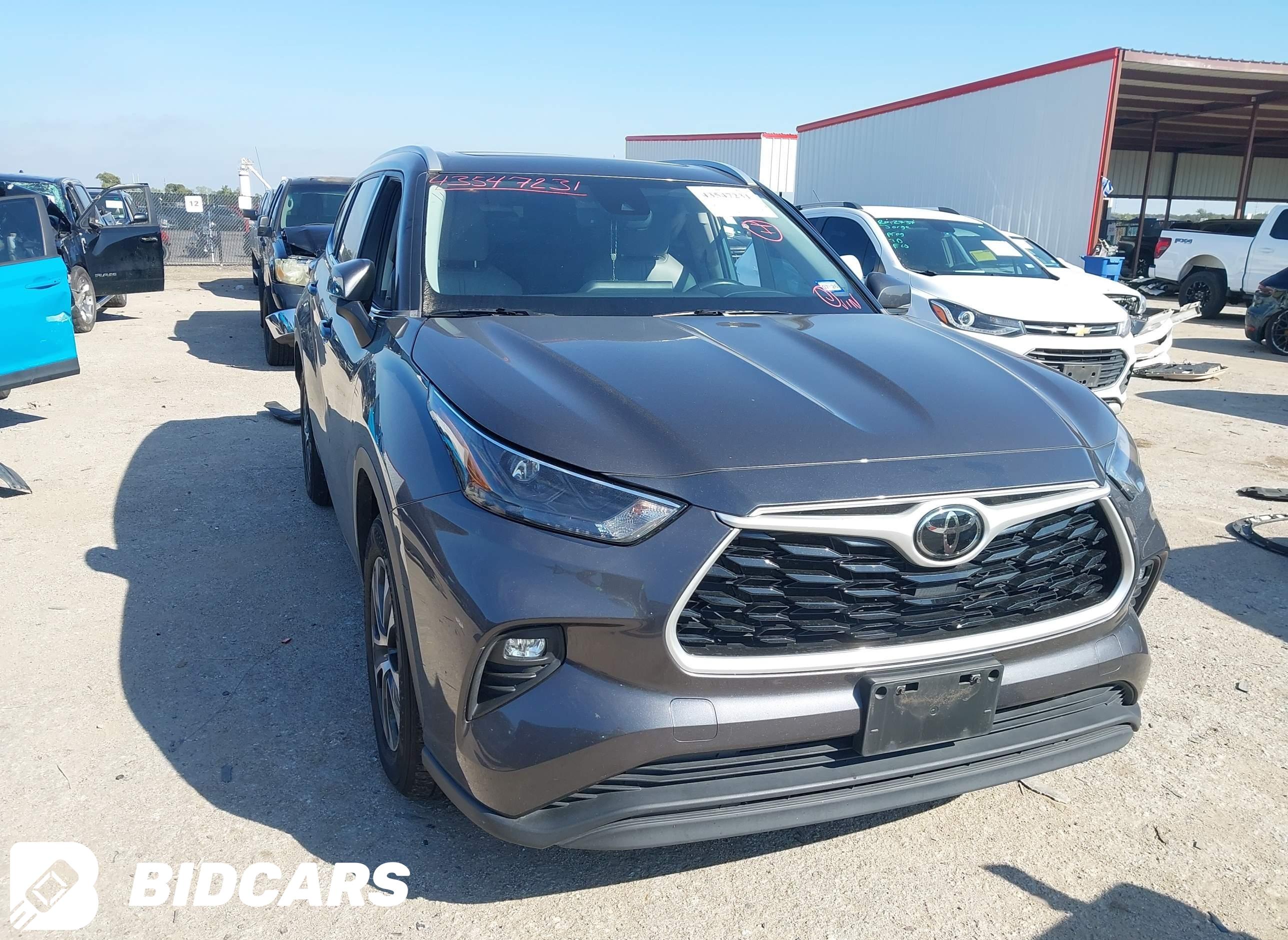 2022 Toyota Highlander, Xle