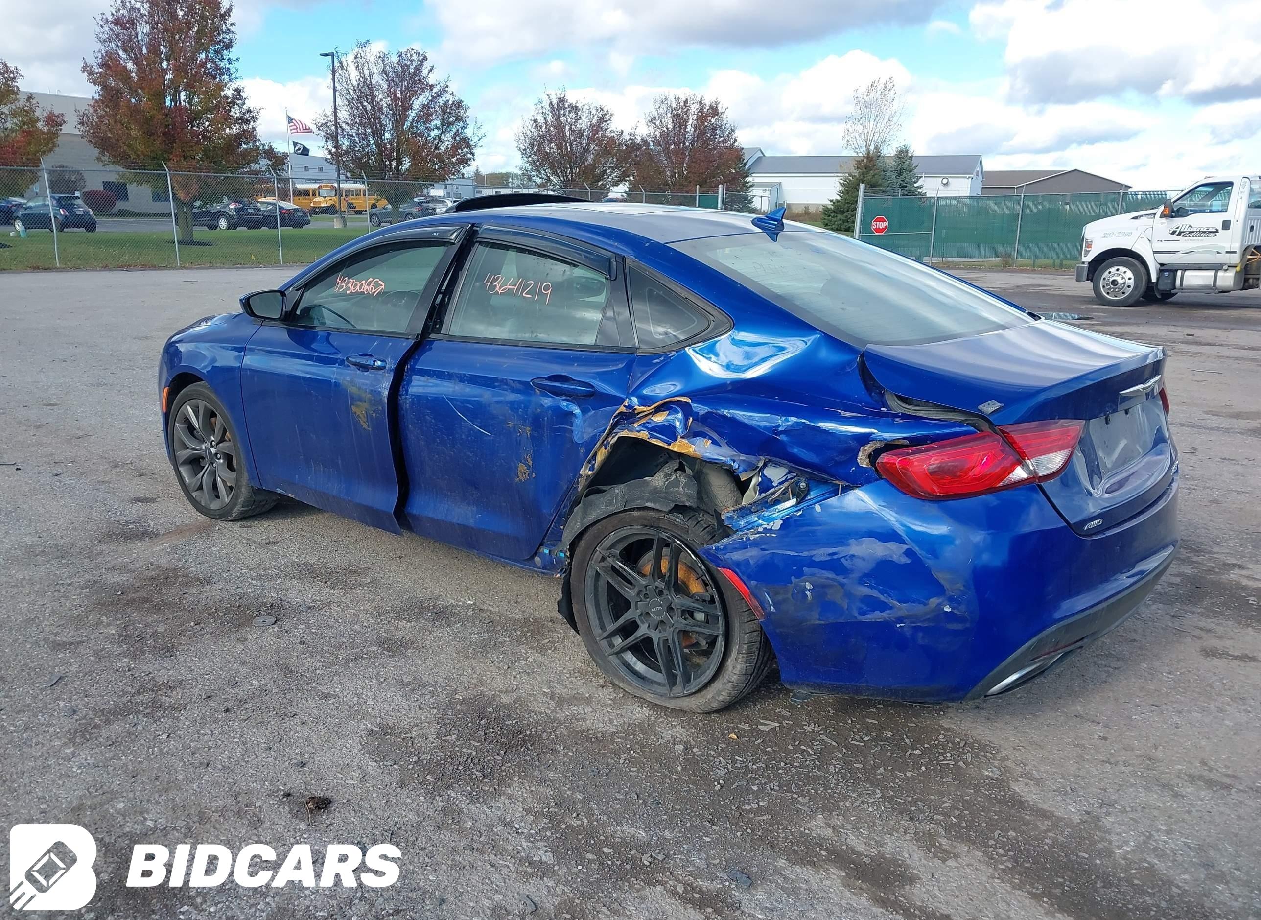 2016 Chrysler 200, S