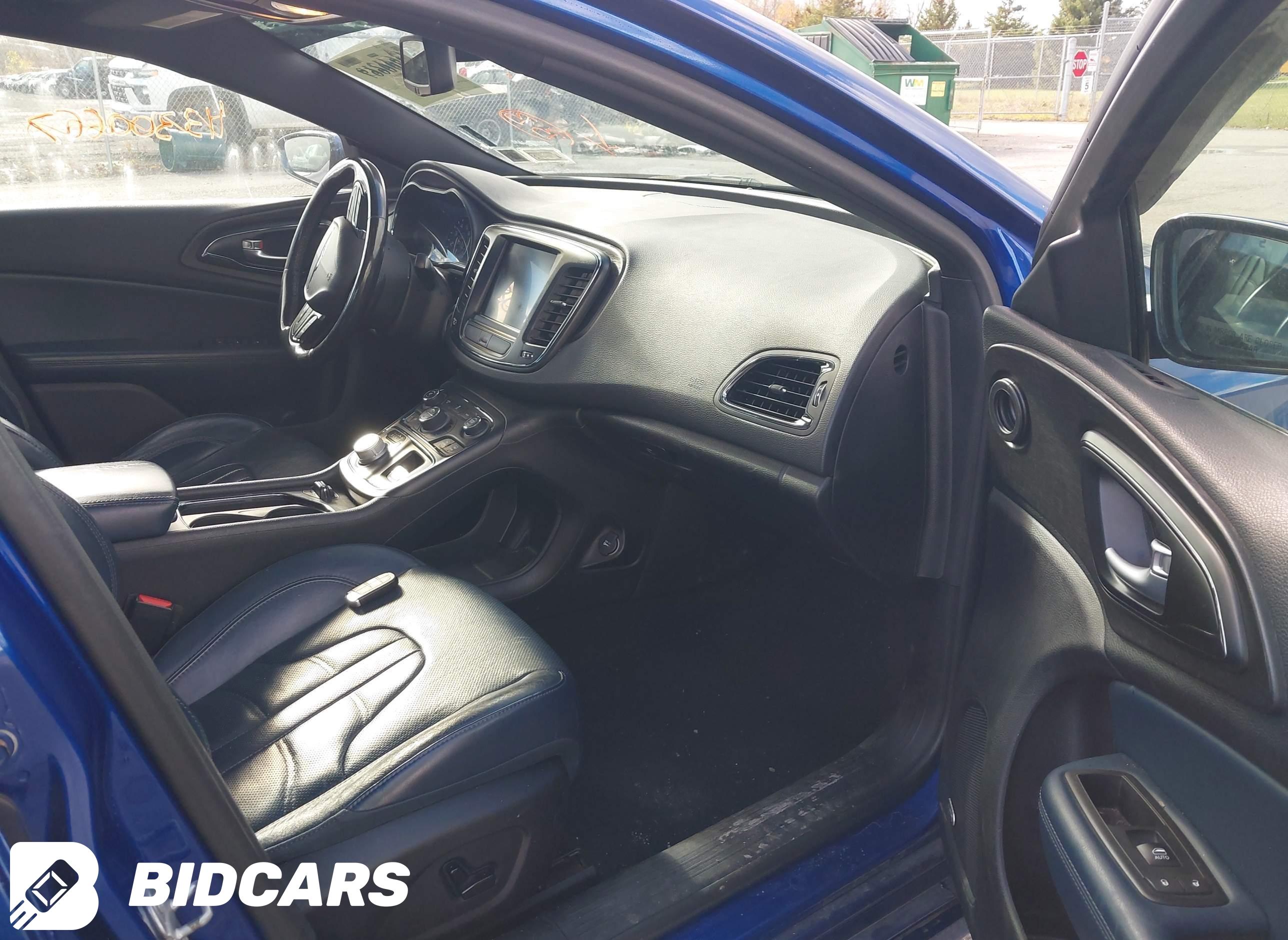 2016 Chrysler 200, S