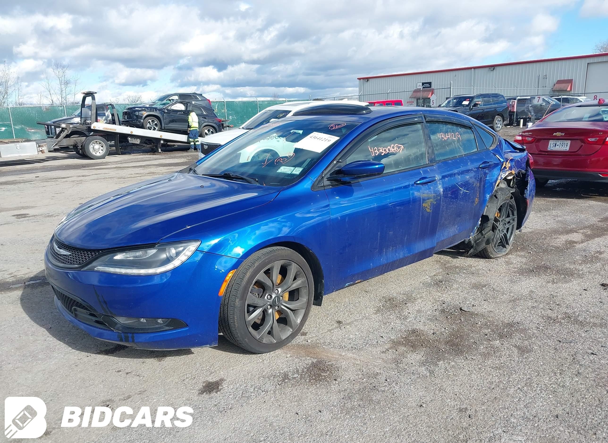 2016 Chrysler 200, S