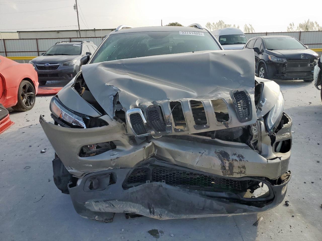 2017 Jeep Cherokee, Latitude