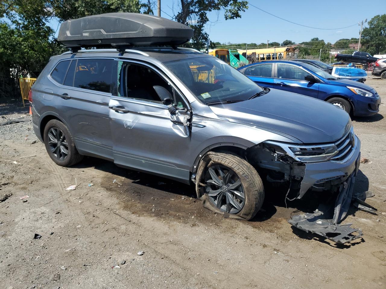 2024 Volkswagen Tiguan, SE