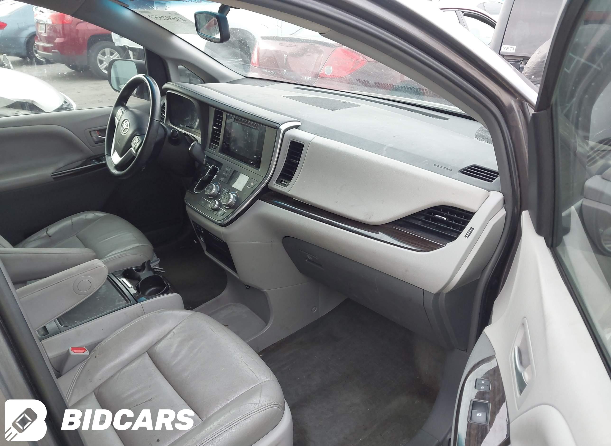 2015 Toyota Sienna, Xle 8 Pas...