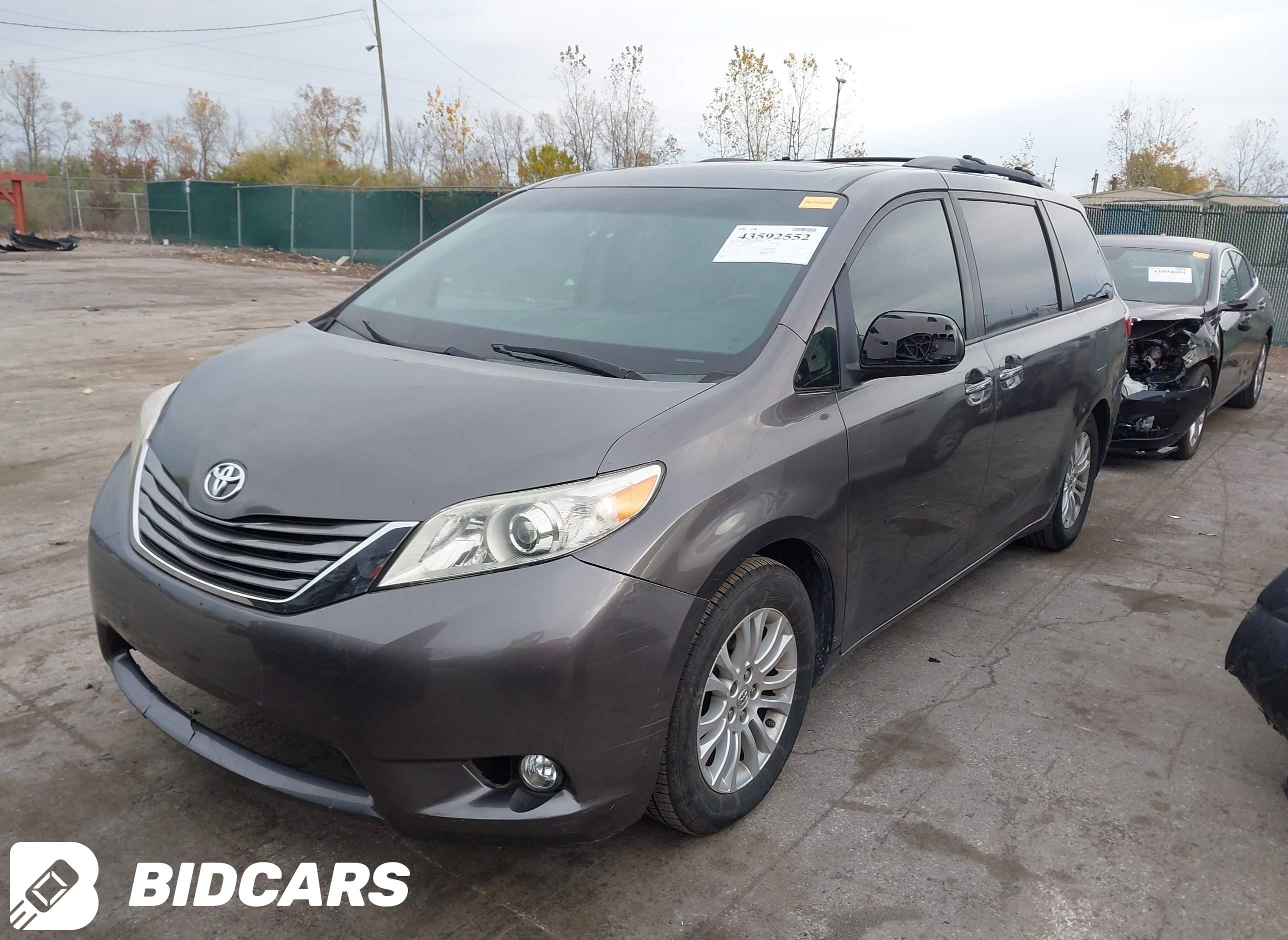 2015 Toyota Sienna, Xle 8 Pas...