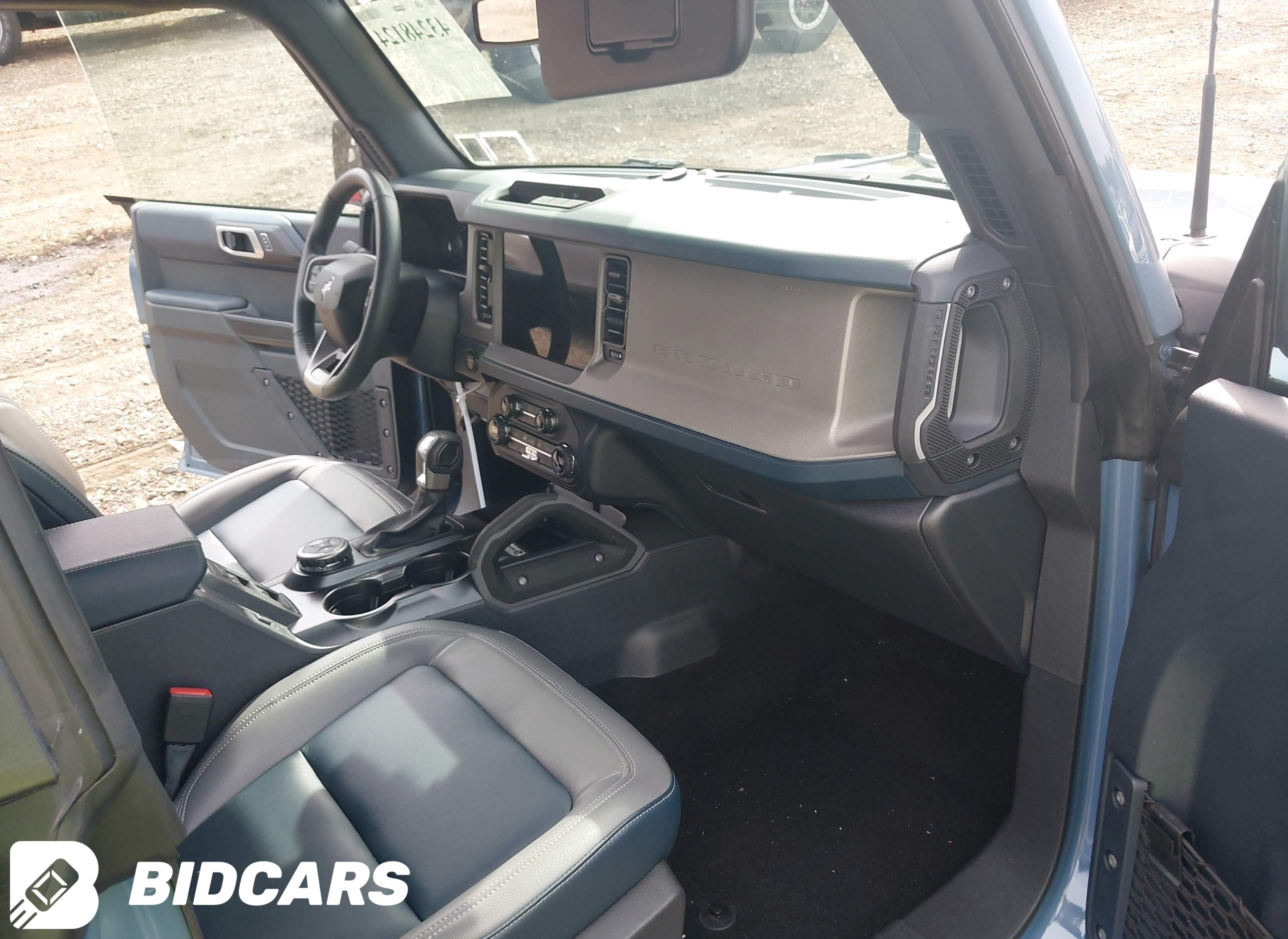 2024 Ford Bronco, Outer Banks