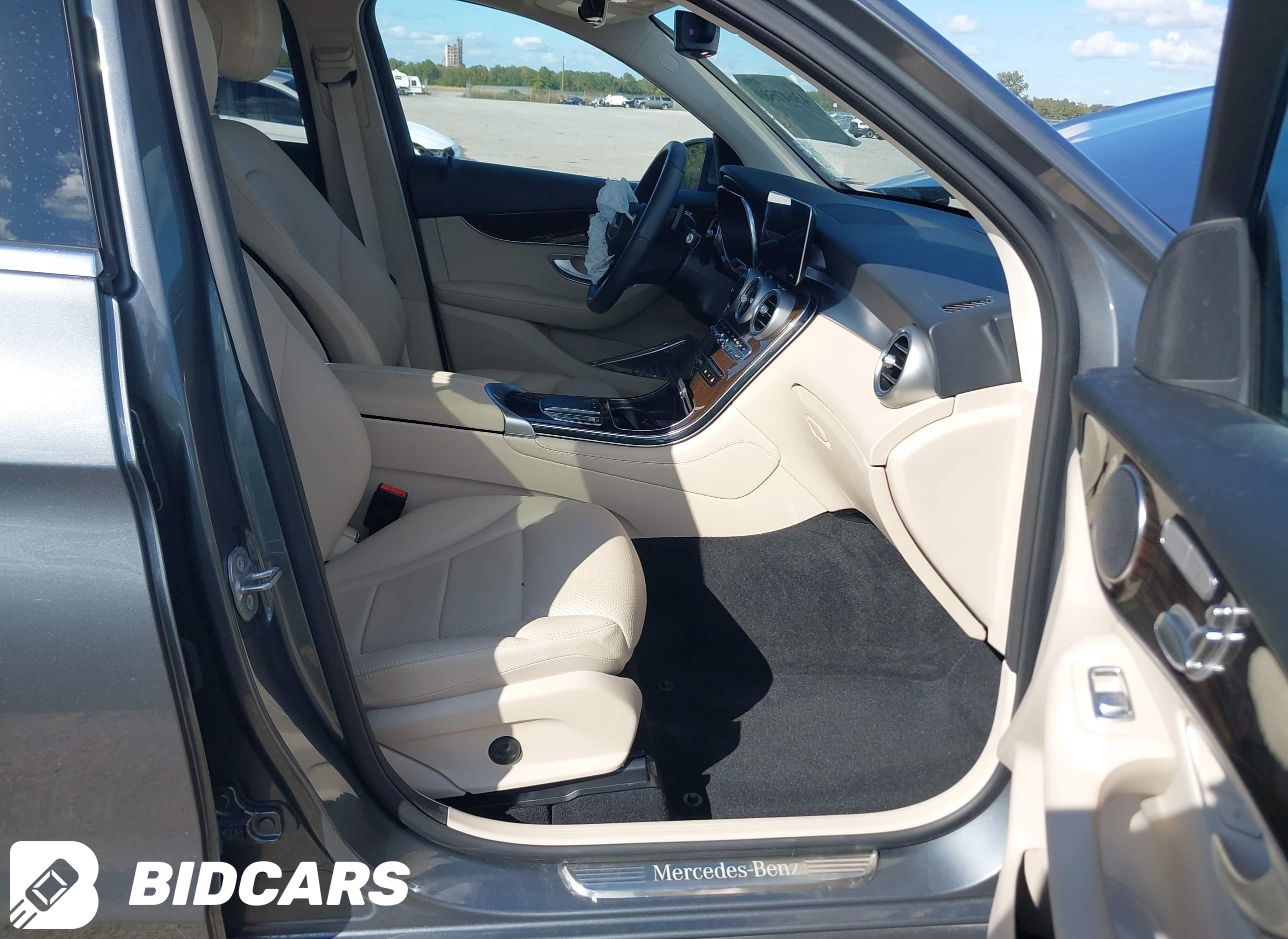 2021 Mercedes-Benz GLC 300, Suv