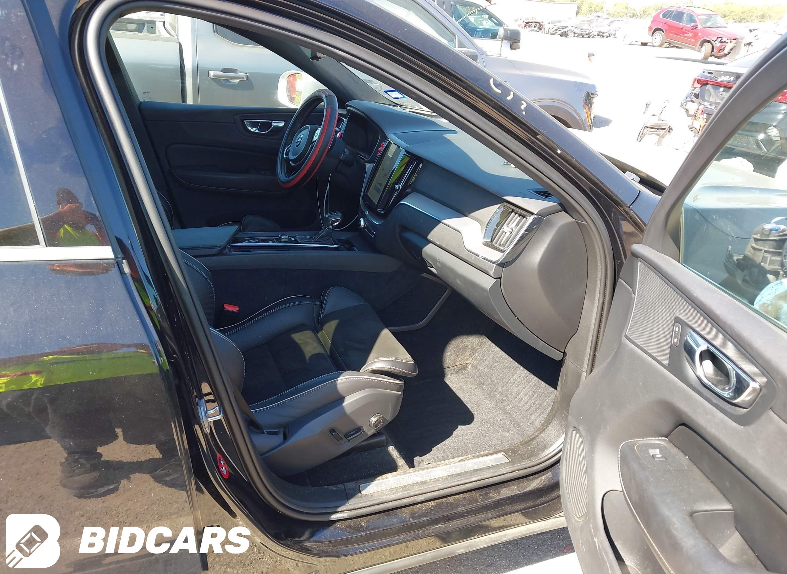 2018 Volvo XC60, T6 R-Design