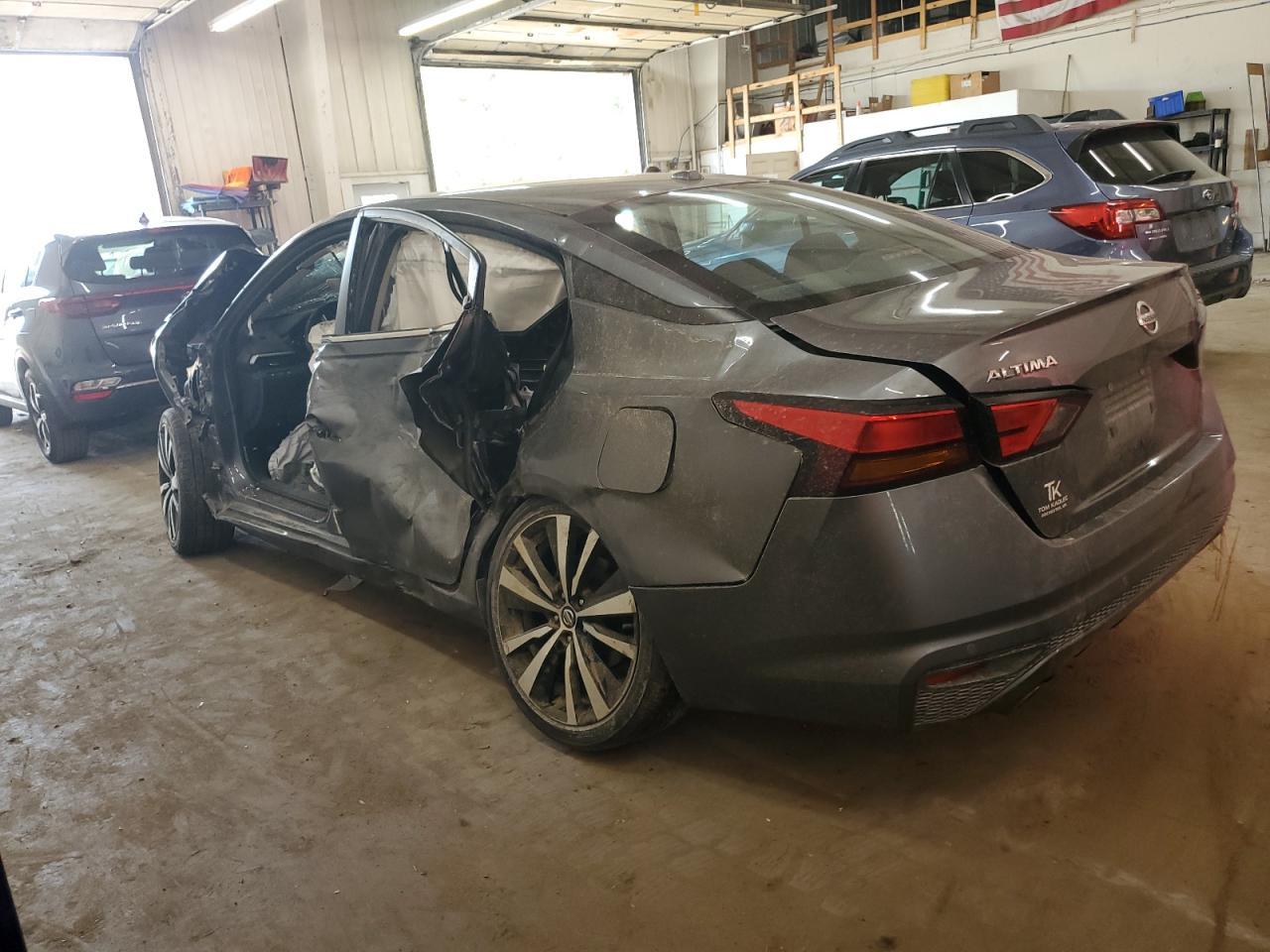 2022 Nissan Altima, SR