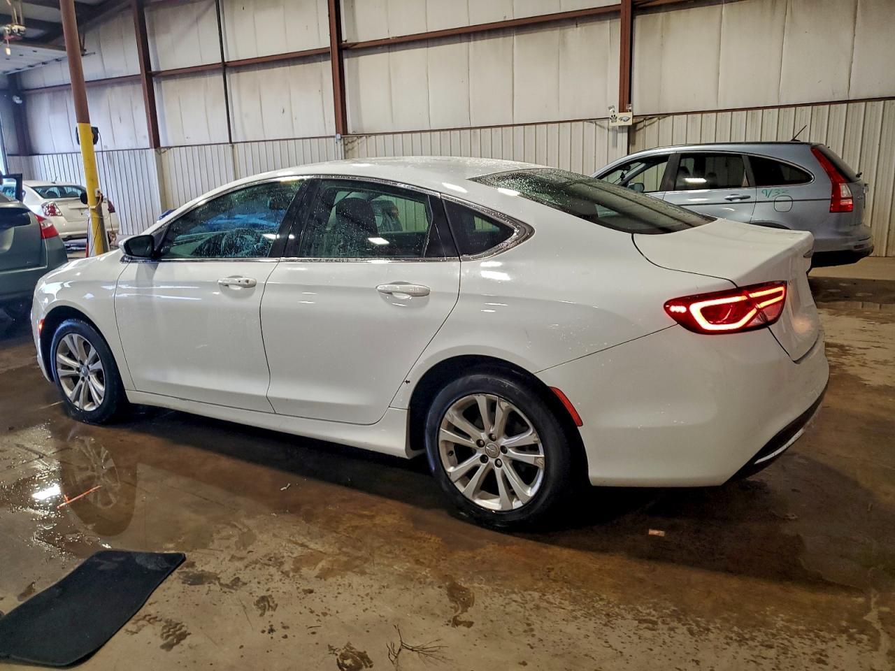 2016 Chrysler 200, Limited
