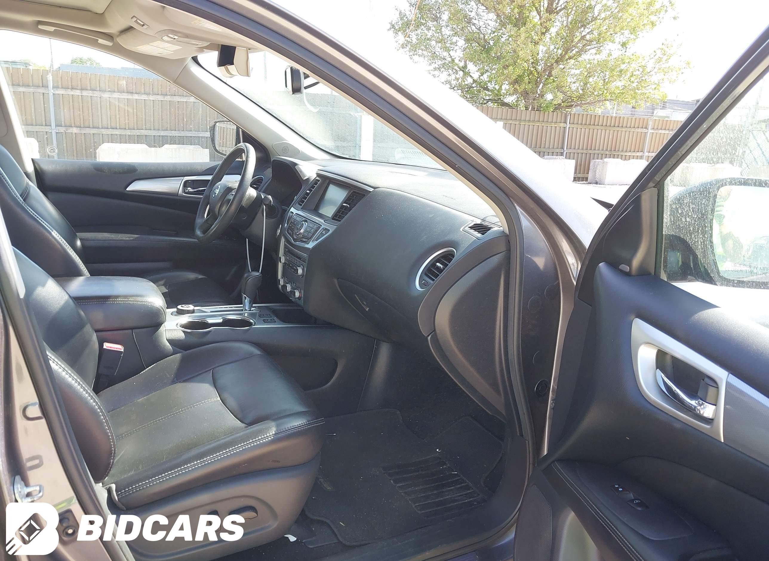 2017 Nissan Pathfinder, SL