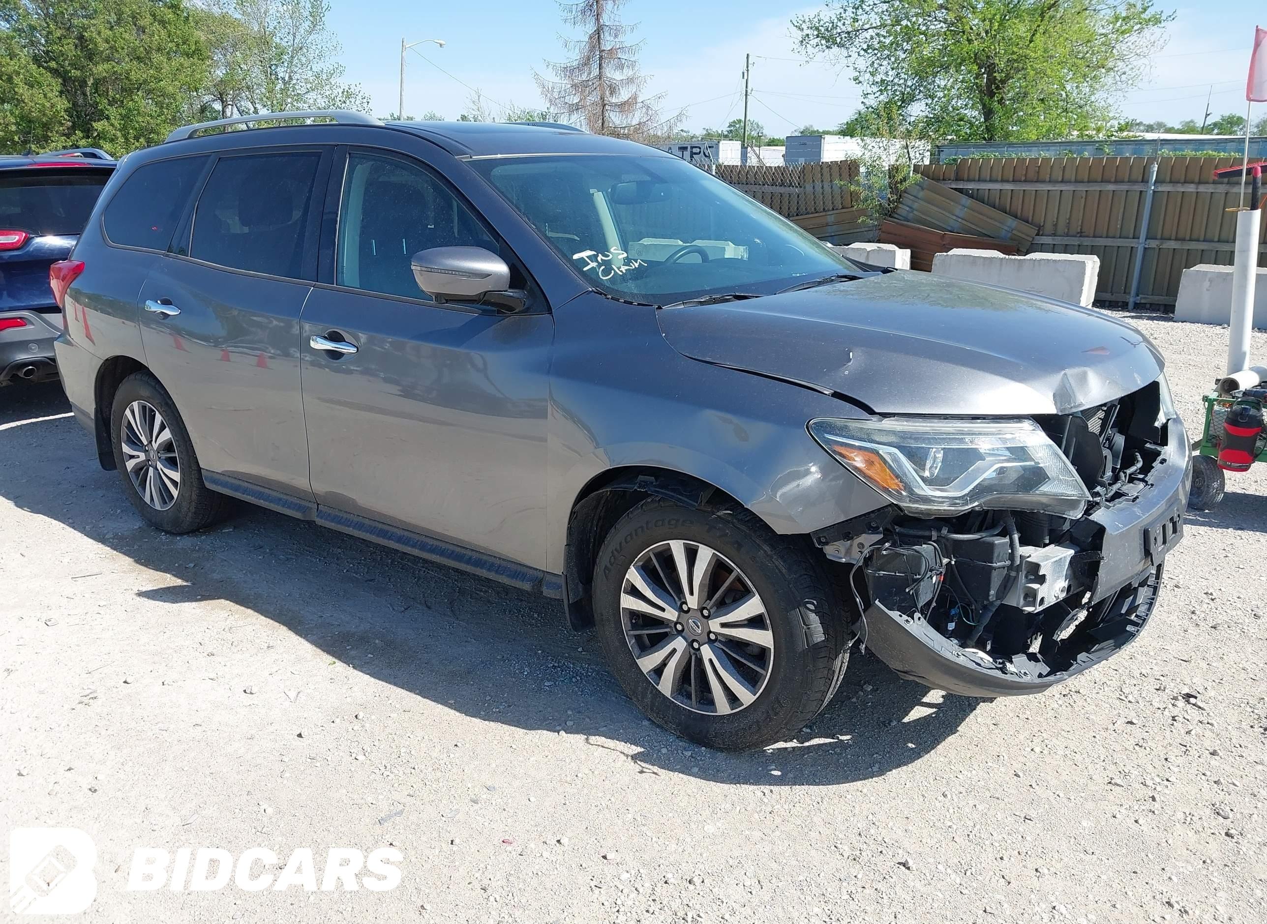 2017 Nissan Pathfinder, SL