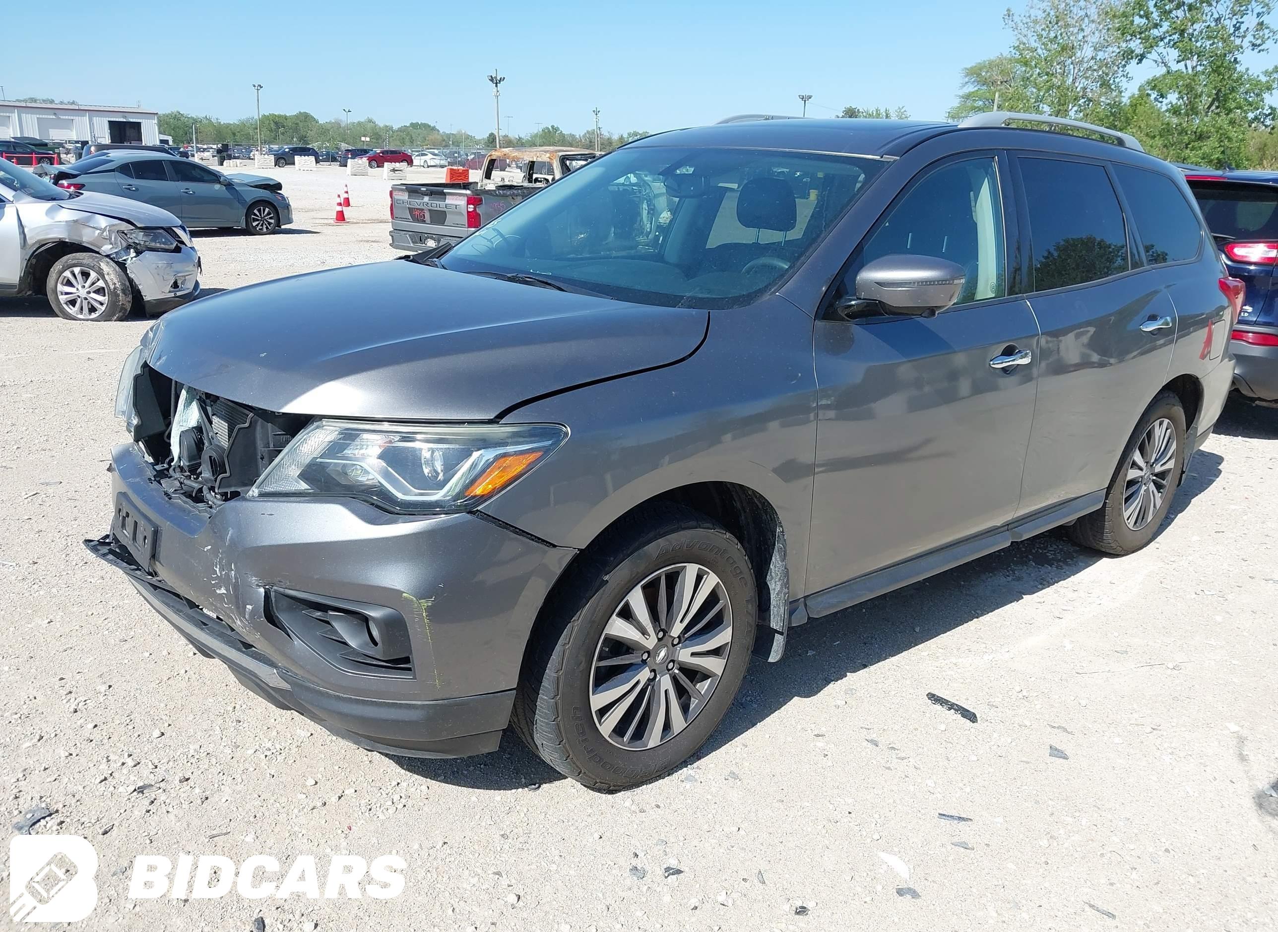 2017 Nissan Pathfinder, SL