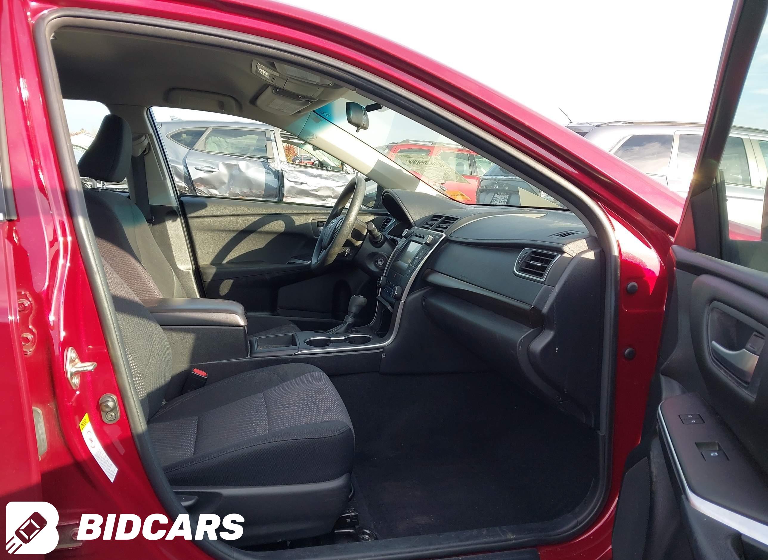 2016 Toyota Camry, LE