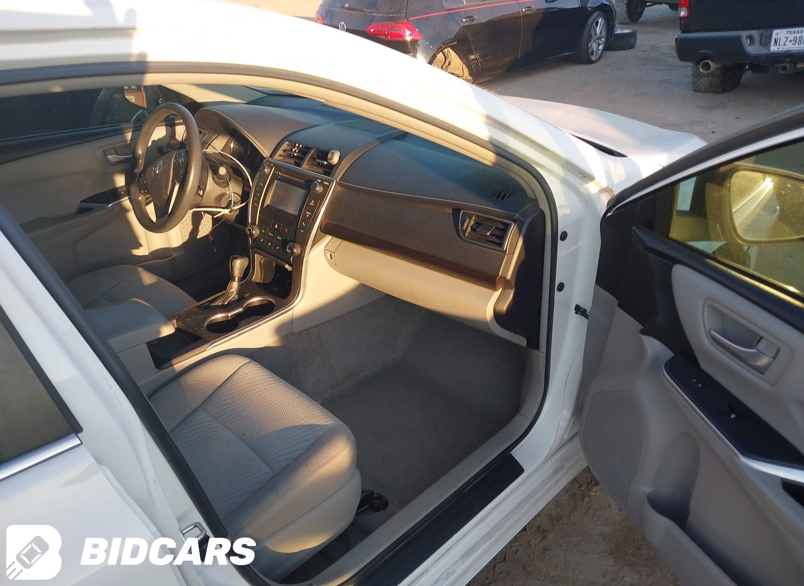 2017 Toyota Camry, LE