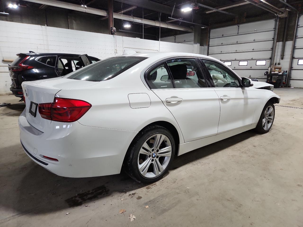 2018 BMW 3 Series, 330 XI