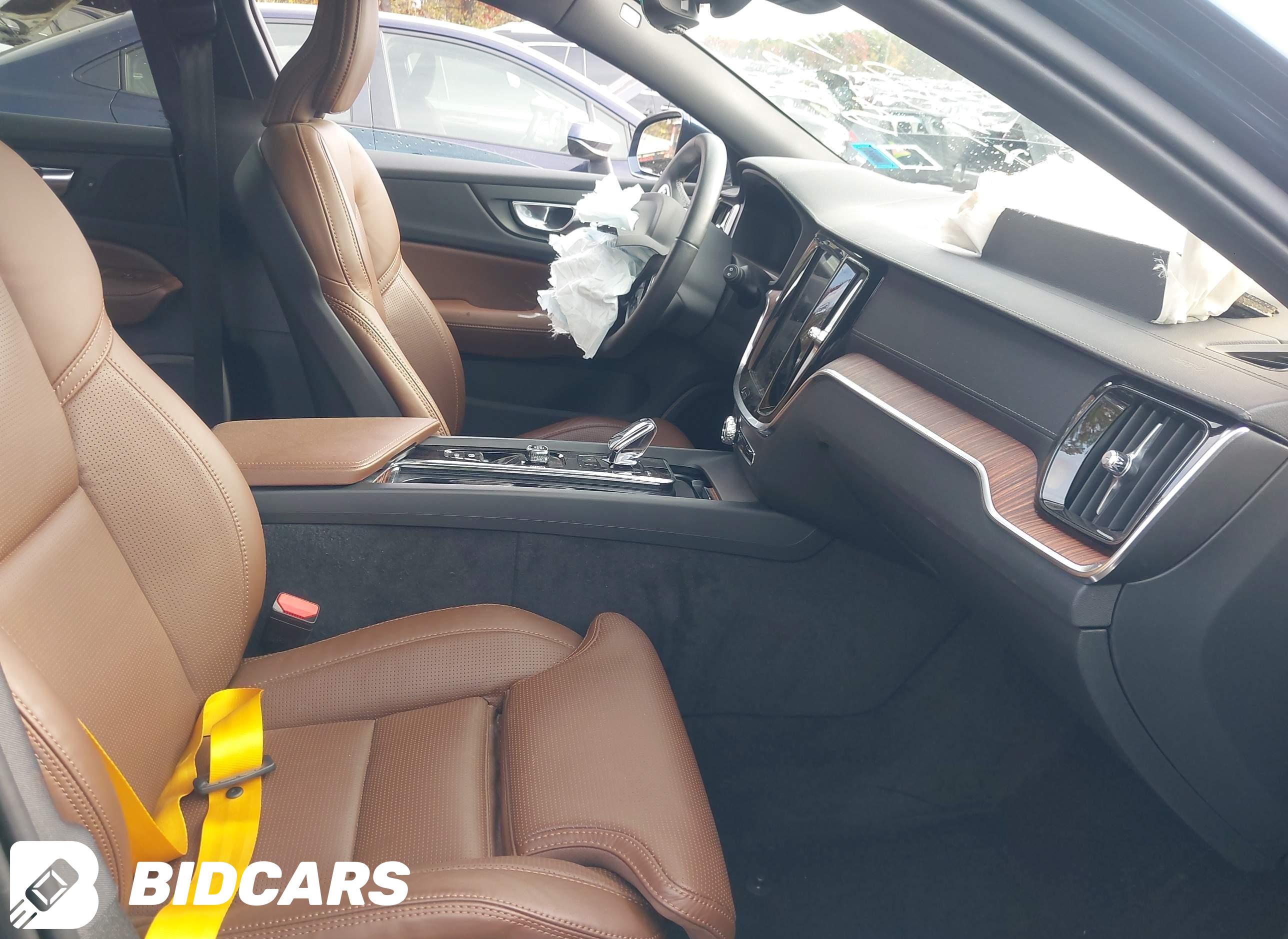 2025 Volvo V60, Cross Country...