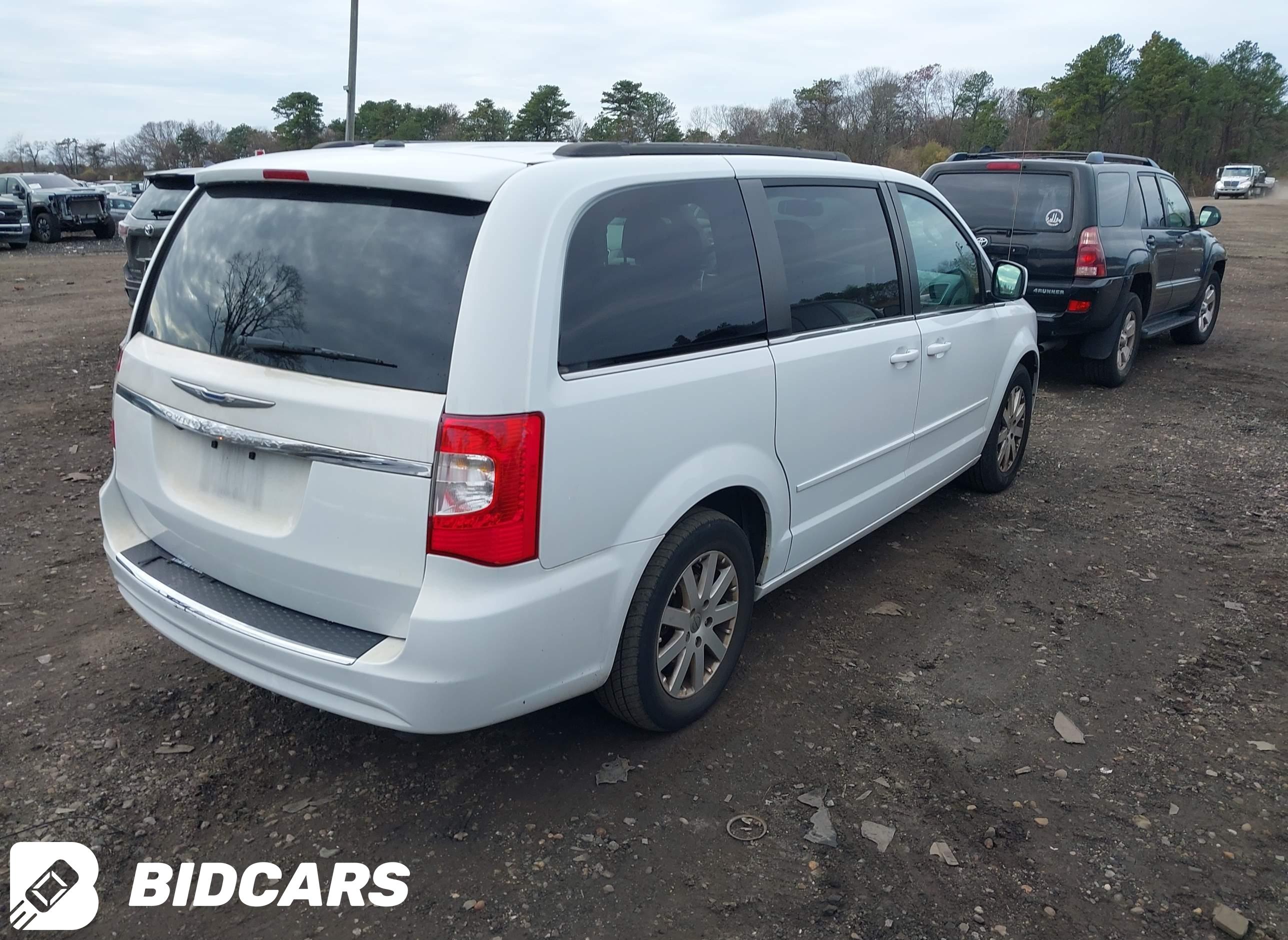 2015 Chrysler Town and Countr...