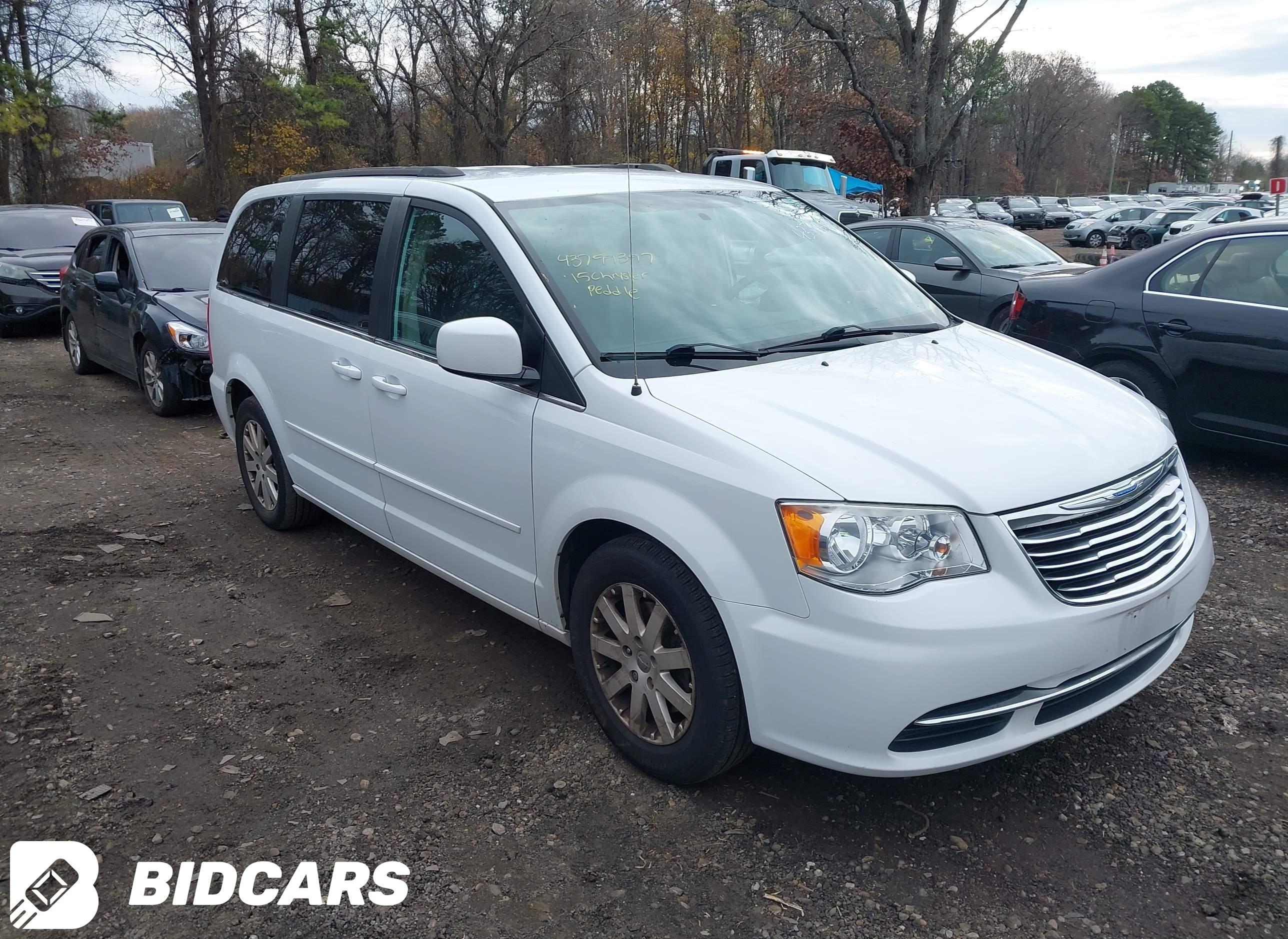 2015 Chrysler Town and Countr...