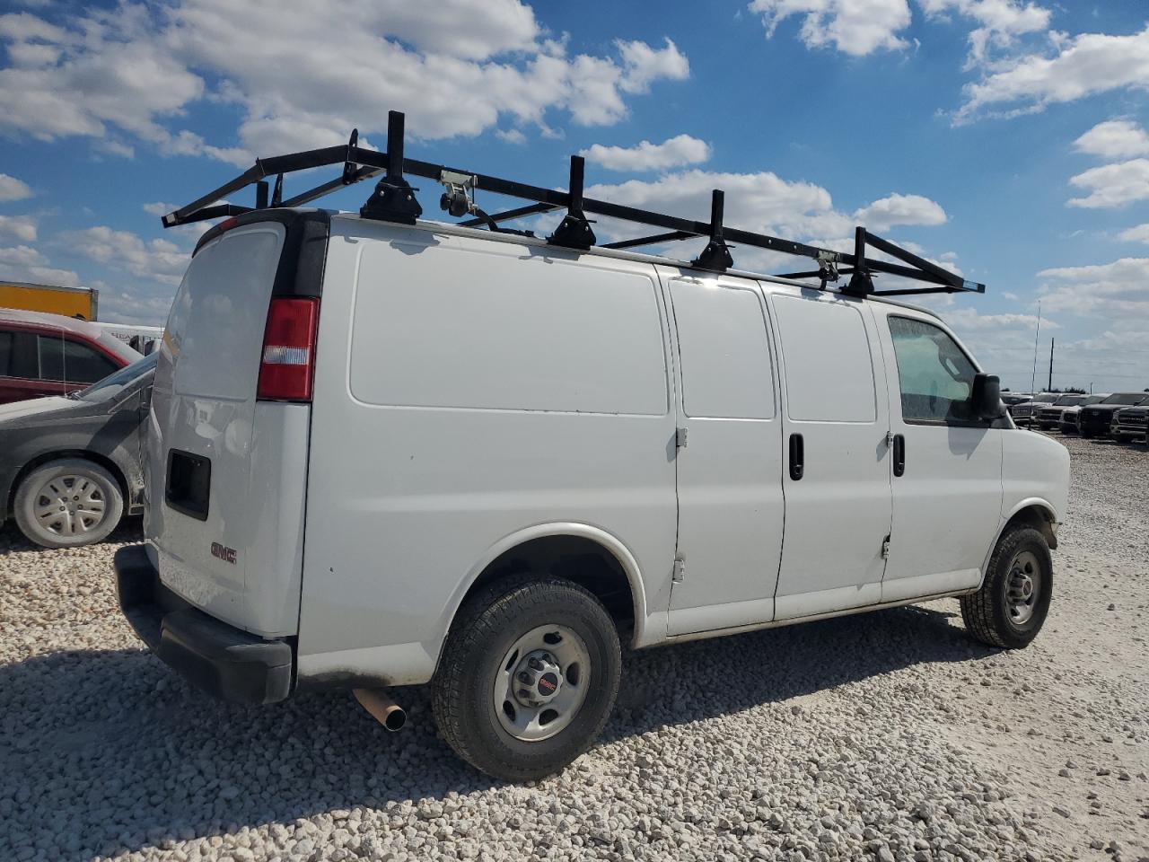 2022 GMC Savana, G2500