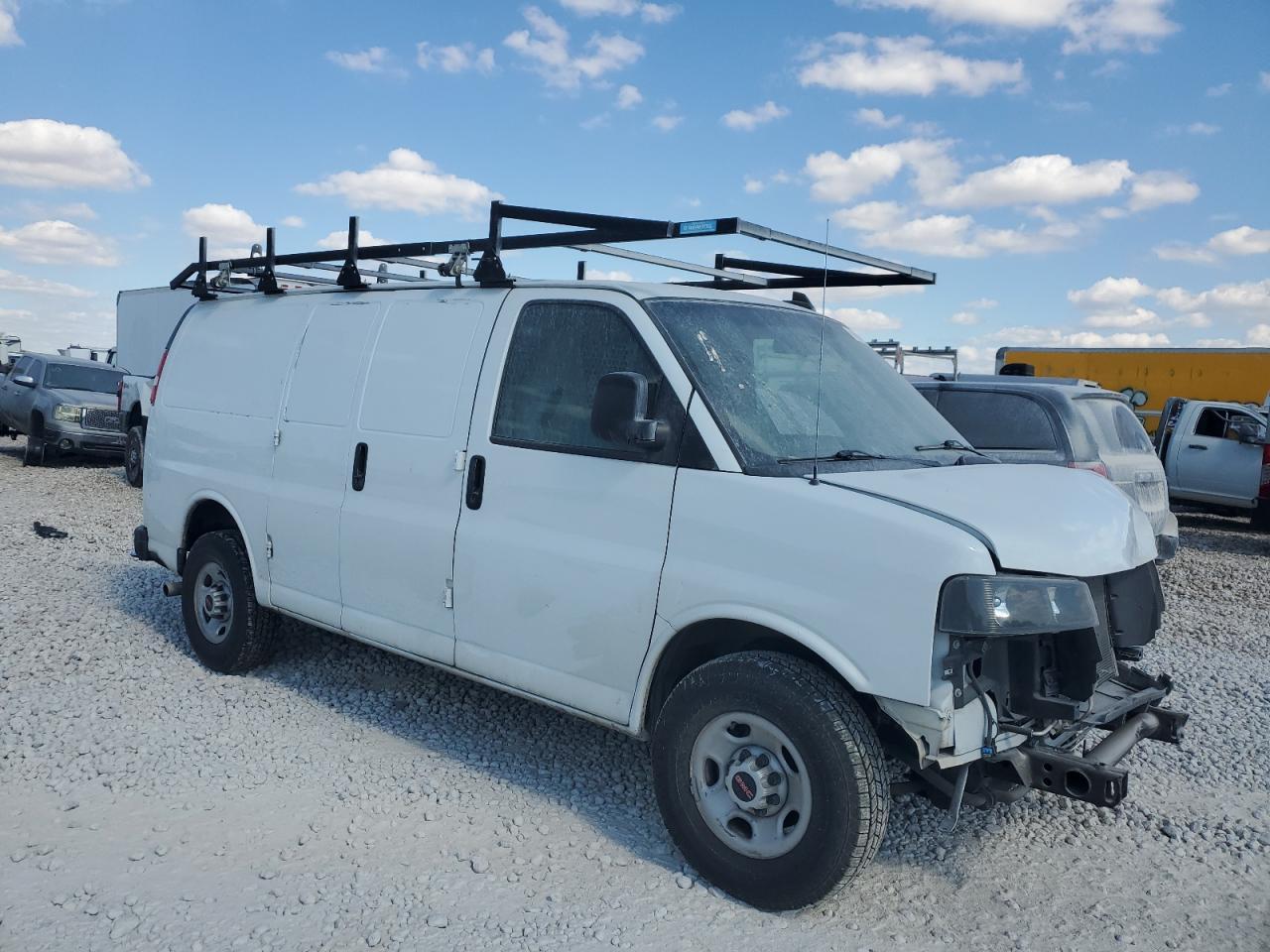 2022 GMC Savana, G2500